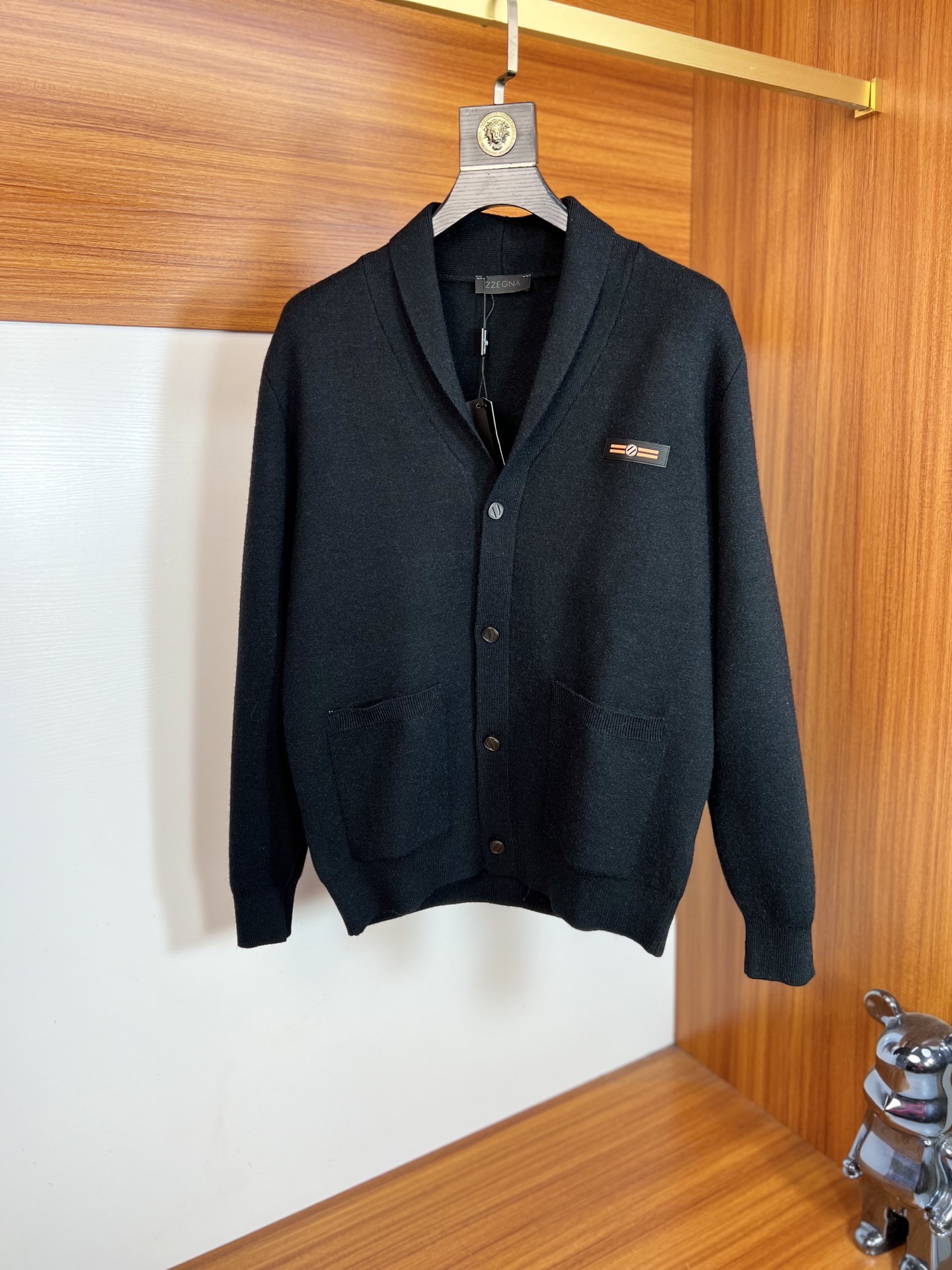 NO:647191,zZEGNA/ Zegna 2025 autumn and winter new products, complete with three labels, cardigan and thick woolen sweater, good products need no introduction, look at the details, counter size M-XXXL 175/140, recommended L,,zegna,alexander wang19860909zZEGNA/杰尼亚 2025年秋冬新品上新 三标齐全 开衫加厚羊毛衫 好货不用过多介绍 看细节 专柜码数M-XXXL 175/140建议L,,zegna,alexander wang,Men's clothing