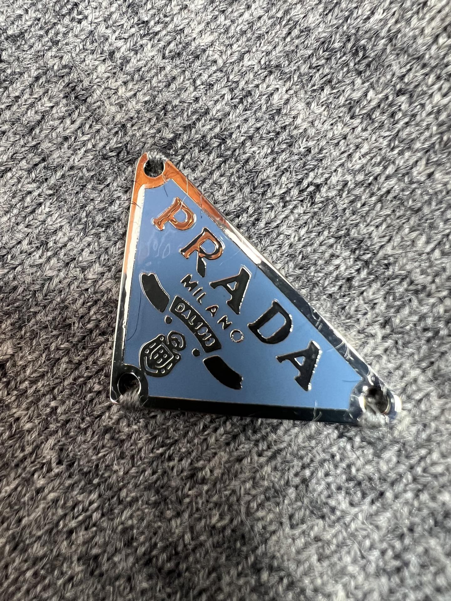 Prada/普拉达 2025年秋冬新品上新 三标齐全 开衫加厚羊毛衫 好货不用过多介绍 看细节 专柜码数