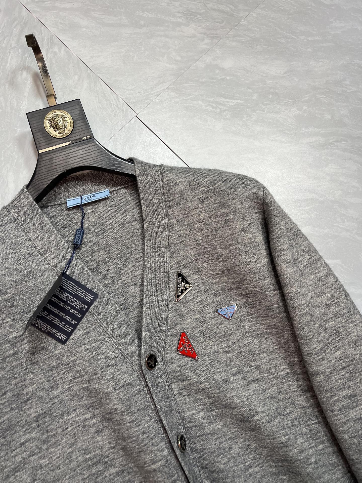 Prada/普拉达 2025年秋冬新品上新 三标齐全 开衫加厚羊毛衫 好货不用过多介绍 看细节 专柜码数
