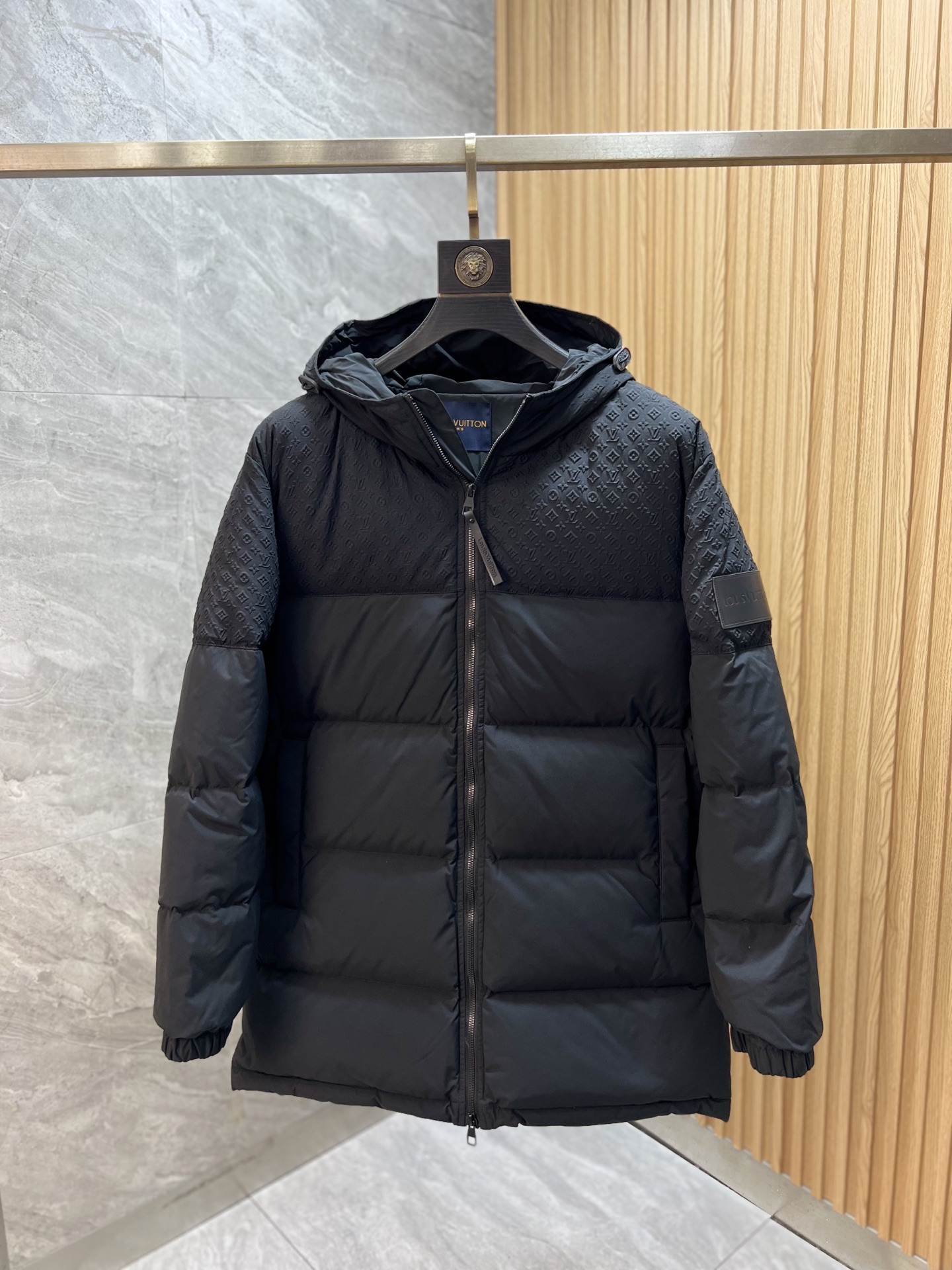 NO:654685,LV/Louis Vuitton 2025 autumn and winter new products, complete with three standards, mid-length, full and plump 90 white goose down down jacket, good products without too much introduction, look at the details, counter size M-XXL 175/140 recommended M,, louis vuitton, louis vuitton, down jacket, alexander wang19860909LV/路易威登 2025年秋冬新品上新 三标齐全 中长款 充实饱满90白鹅绒 羽绒服 好货不用过多介绍 看细节 专柜码数M-XXL 175/140建议M,,louis vuitton,louis vuitton,down jacket,alexander wang,Men's clothing
