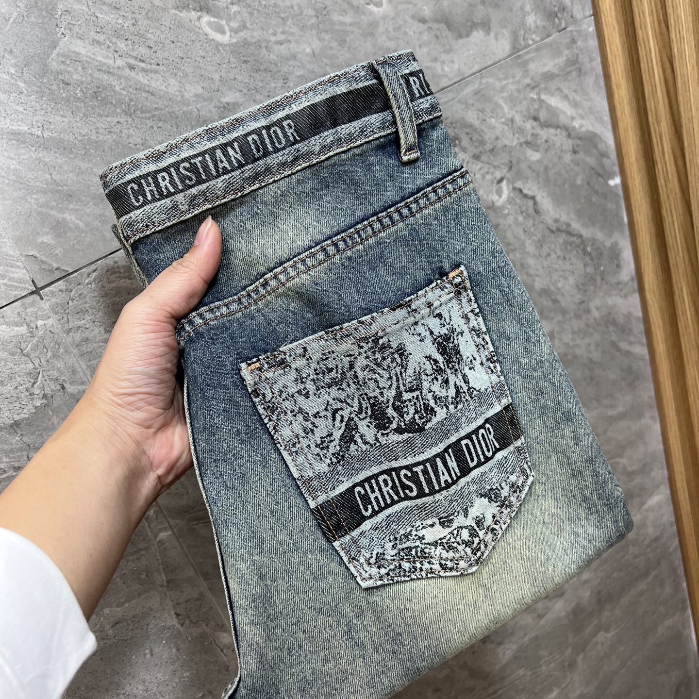 NO:681843,Dior/Dior 2025 autumn and winter new products, complete with three labels, jeans, good products, no need to introduce too much, look at the details, the counter size is 29-38/140, upper body size 32,, dior, dior, jeans,19860909Dior/迪奥 2025秋冬新品 三标齐全 牛仔裤 好货不用过多介绍 看细节 专柜码数29-38 /140上身32码,,dior,dior,jeans,,Men's clothing