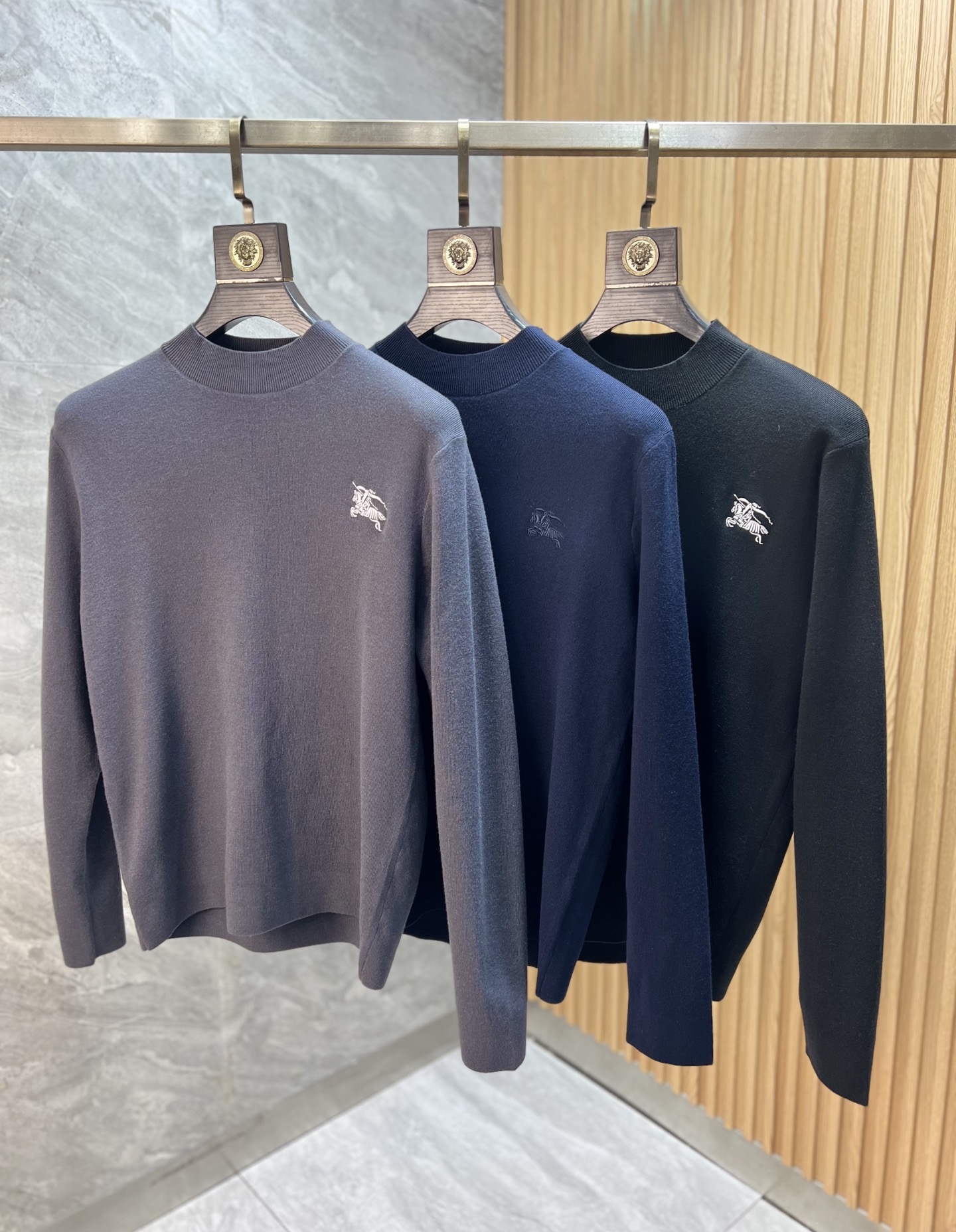 NO:681917,Burberry/Burberry new autumn and winter products, complete with three labels, medium turtleneck sweater, good product, no need to introduce too much, look at the details, counter size M-XXXL 175/140 upper body L,, burberry, burberry, sweaters,19860909Burberry/巴宝莉 秋冬新品 三标齐全 中高领毛衣 好货不用过多介绍 看细节 专柜码数M-XXXL 175/140上身L,,burberry,burberry,sweaters,,Men's clothing