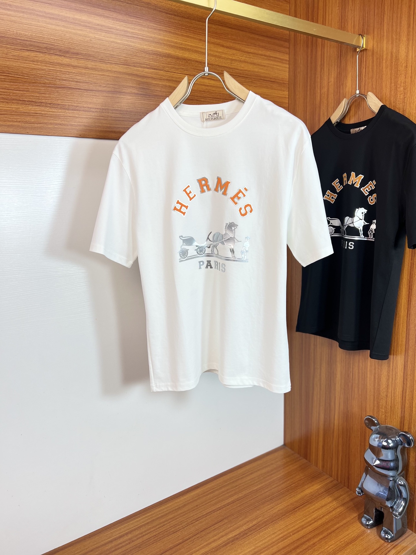 NO:703554,Hermes/Hermes 2026 spring and summer new products, complete with three labels, mercerized cotton round neck short-sleeved T-shirt, counter size M-XXXL 175/140, recommended L,, hermes, hermes, T-shirt, tees, t-shirt,19860909Hermes/爱马仕 2026年春夏新品上新 三标齐全 丝光棉圆领短袖T恤 专柜码数M-XXXL 175/140建议L,,hermes,hermes,T-shirt,tees，t-shirt,,Men's clothing
