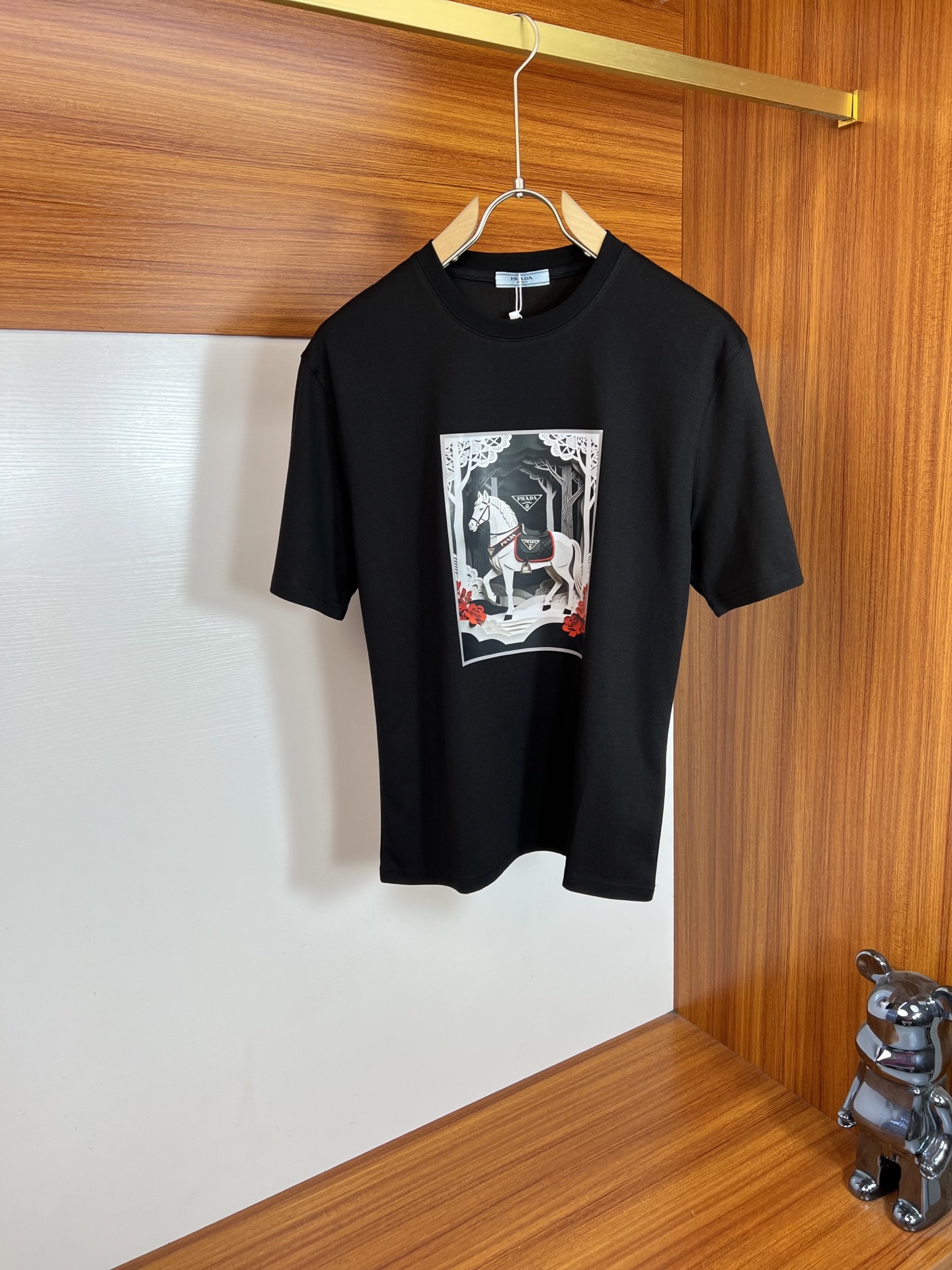 NO:848967,Prada/Prada 2026 spring and summer new products, complete with three labels, mercerized cotton round neck short-sleeved T-shirt, counter size M-XXXL / recommended L,, prada, prada, T-shirt, tees, t-shirt,19860909Prada/普拉达 2026年春夏新品上新 三标齐全 丝光棉圆领短袖T恤 专柜码数M-XXXL /建议L,,prada,prada,T-shirt,tees，t-shirt,,Men's clothing