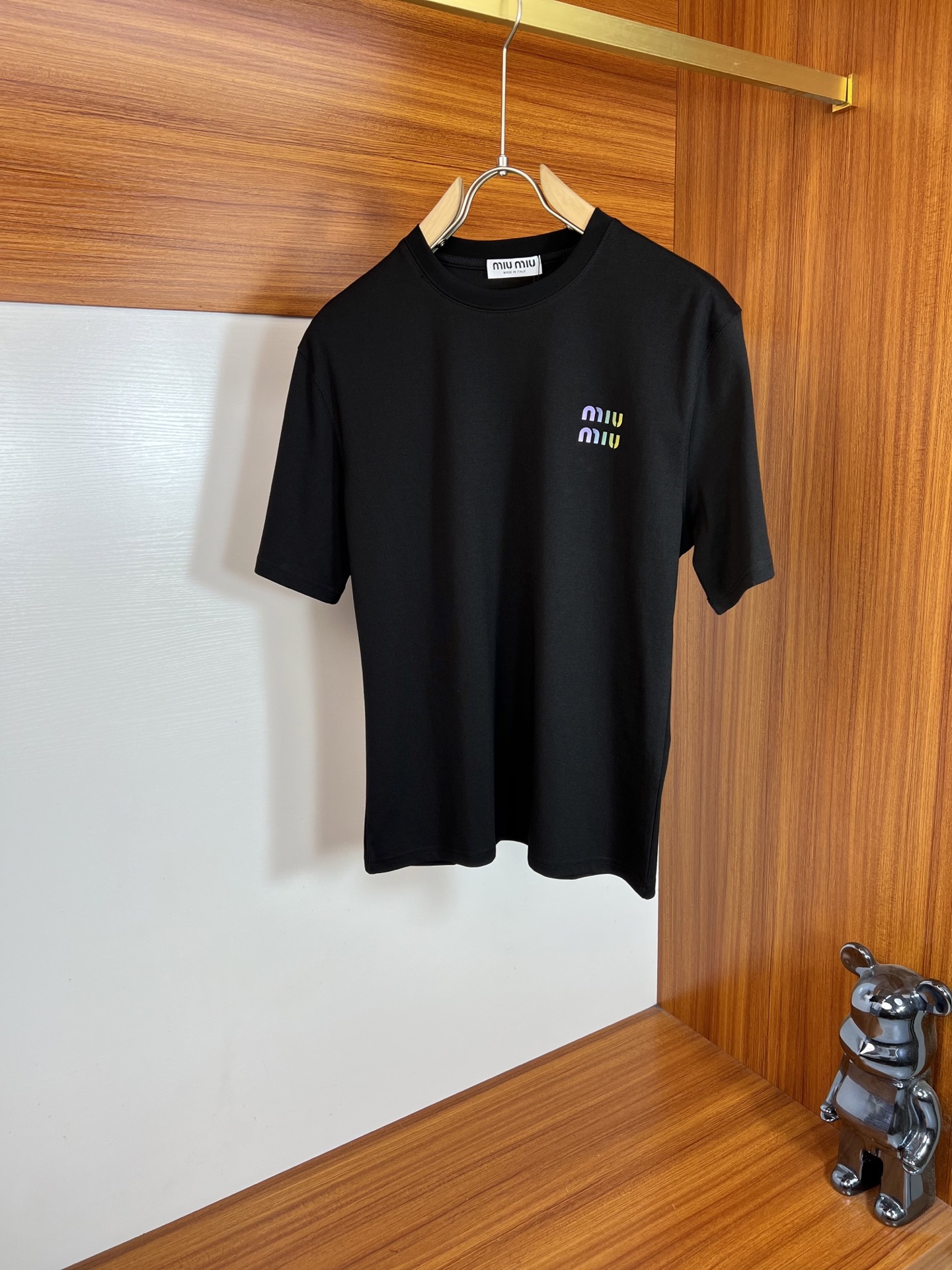 NO:848973,miumiu 2026 spring and summer new products, complete with three standards, mercerized cotton round neck short-sleeved T-shirt, counter size M-XXXL / recommended L,, miumiu, T-shirt, tees, t-shirt,19860909miumiu 2026年春夏新品上新 三标齐全 丝光棉圆领短袖T恤 专柜码数M-XXXL /建议L,,miumiu,T-shirt,tees，t-shirt,,Men's clothing