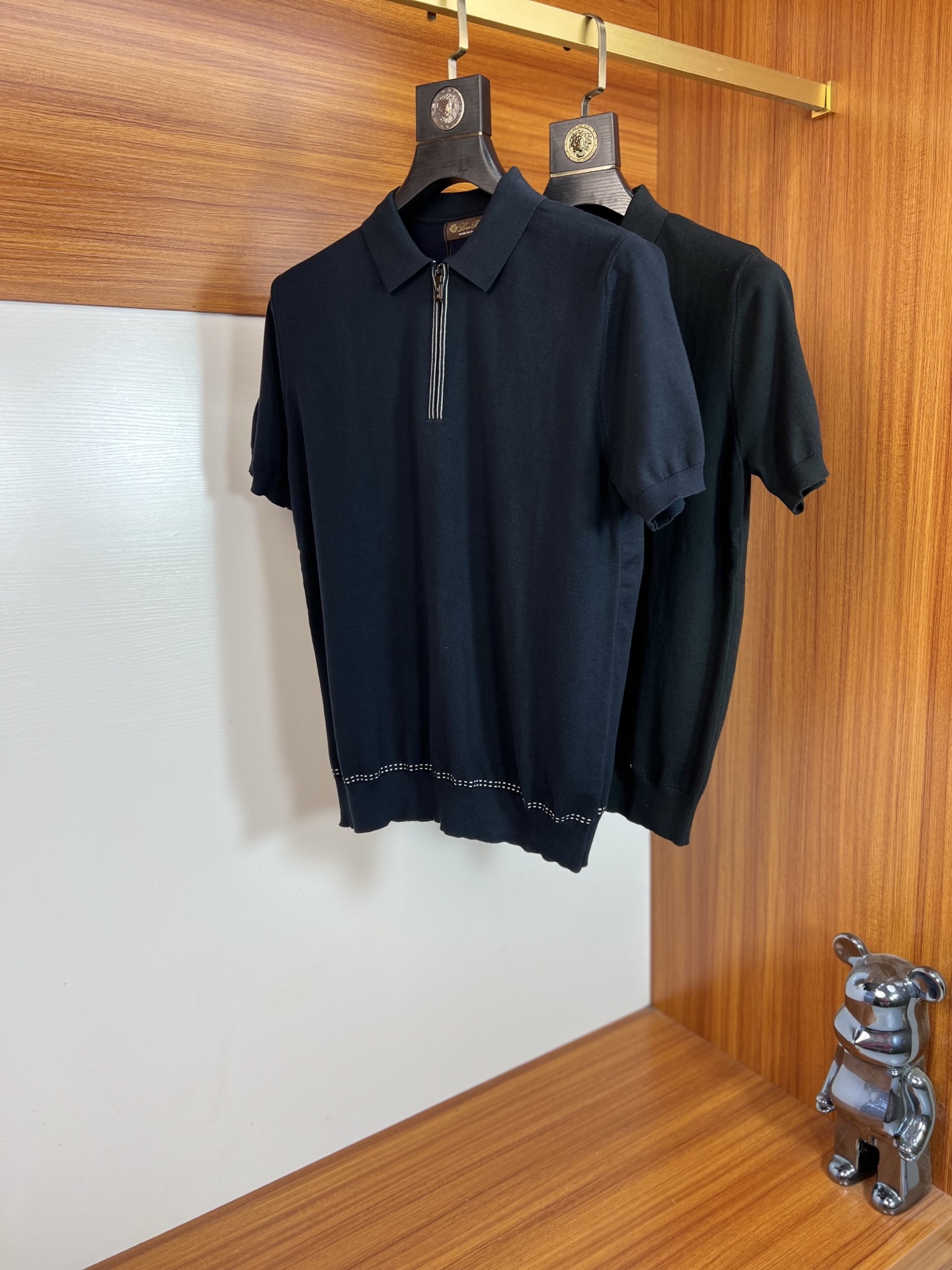 NO:757232,LP 1956 spring and summer new products, complete with three labels, knitted lapel short-sleeved POLO shirt, good product without too much introduction, look at the details, counter size M-XXXL / recommended L,, loro piana, T-shirt,19860909LP 1956年春夏新品上新 三标齐全 针织翻领短袖POLO衫 好货不用过多介绍 看细节 专柜码数M-XXXL /建议L,,loro piana,T-shirt,,Men's clothing