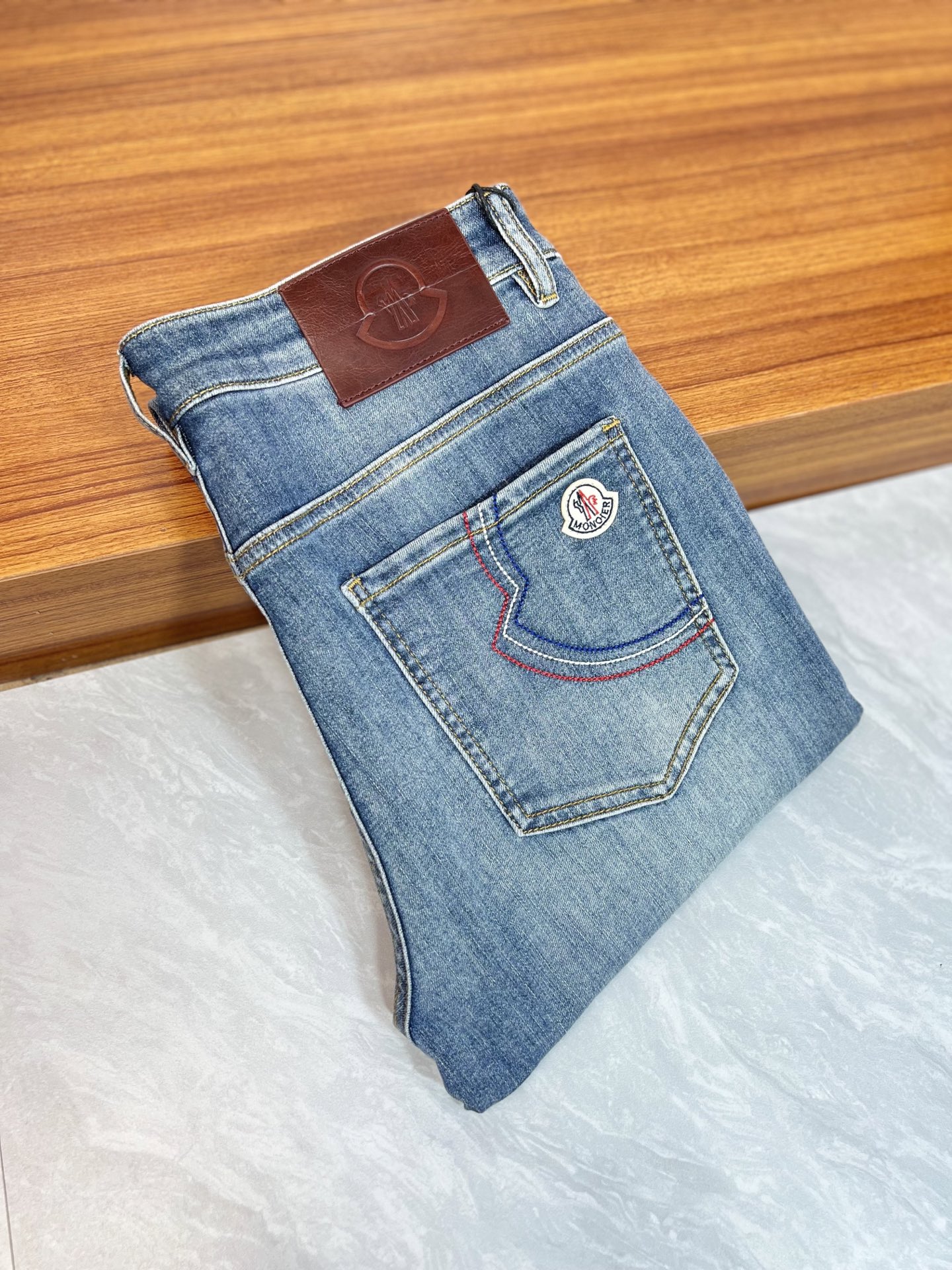 NO:917547,Moncler/Mongolian mouth 2026 spring and summer new products, complete with three labels, jeans, good products, no need to introduce too much, look at the details, counter size 29-38 / upper body size 32, Moncler, jeans,19860909Moncler/蒙口 2026春夏新品 三标齐全 牛仔裤 好货不用过多介绍 看细节 专柜码数29-38 /上身32码,,Moncler,jeans,,Men's clothing
