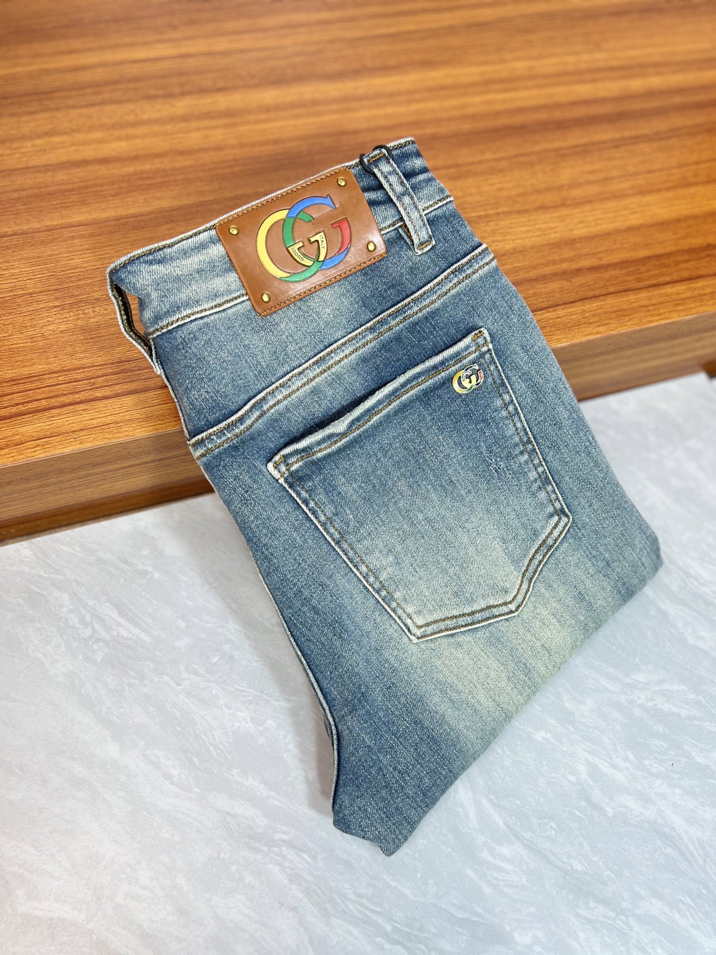 NO:917550,Gucci/Gucci 2026 spring and summer new products, complete with three labels, jeans, good products, no need to introduce too much, look at the details, counter size 29-38 / upper body size 32,, gucci, jeans,19860909Gucci/古奇 2026春夏新品 三标齐全 牛仔裤 好货不用过多介绍 看细节 专柜码数29-38 /上身32码,,gucci,jeans,,Men's clothing