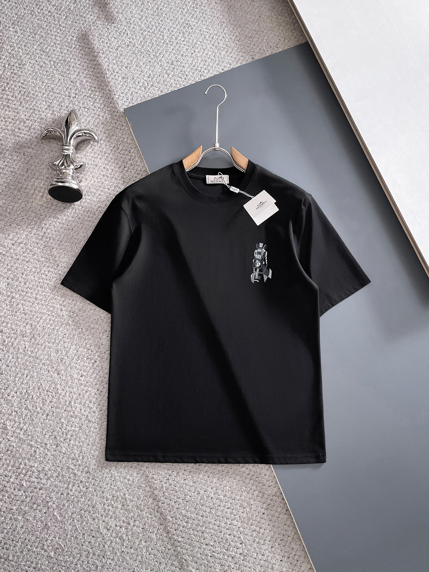 NO:735628,Hermes/Hermes 2026 spring and summer new products, complete with three labels, mercerized cotton round neck short-sleeved T-shirt, counter size M-XXXL / recommended L,, hermes, hermes, T-shirt, tees, t-shirt,19860909Hermes/爱马仕 2026年春夏新品上新 三标齐全 丝光棉圆领短袖T恤 专柜码数M-XXXL /建议L,,hermes,hermes,T-shirt,tees，t-shirt,,Men's clothing