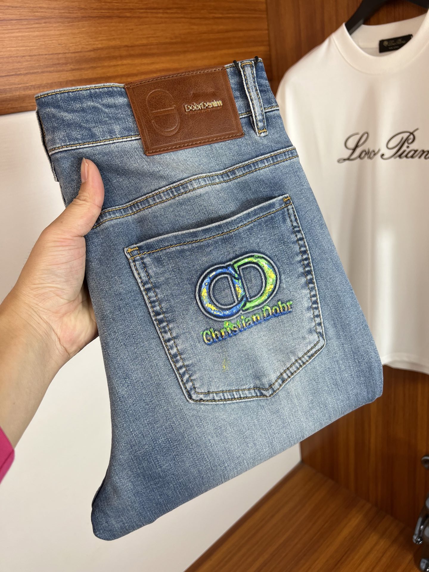 NO:760034,Dior/Dior 2026 spring and summer new products, complete with three labels, jeans, good products, no need to introduce too much, look at the details, counter size 29-38 / upper body size 32, dior, dior, jeans,19860909Dior/迪奥 2026春夏新品 三标齐全 牛仔裤 好货不用过多介绍 看细节 专柜码数29-38 /上身32码,,dior,dior,jeans,,Men's clothing