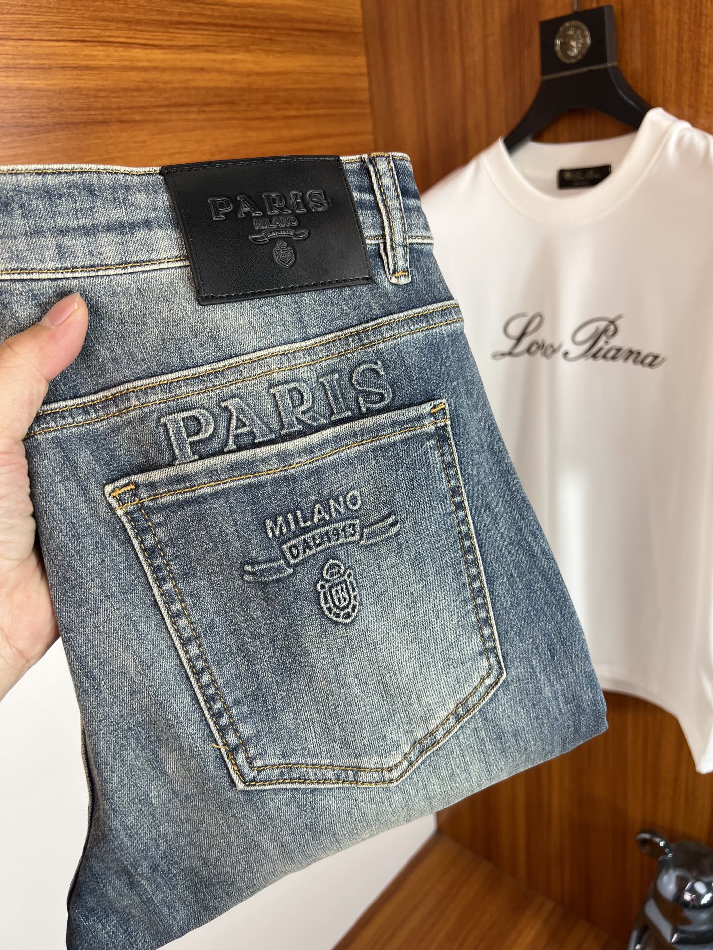 NO:759981,Prada 2026 spring and summer new products, complete with three labels, jeans, good products, no need to introduce too much, look at the details, counter size 29-38 / upper body size 32,, prada, jeans,19860909普拉达 2026春夏新品 三标齐全 牛仔裤 好货不用过多介绍 看细节 专柜码数29-38 /上身32码,,prada,jeans,,Men's clothing