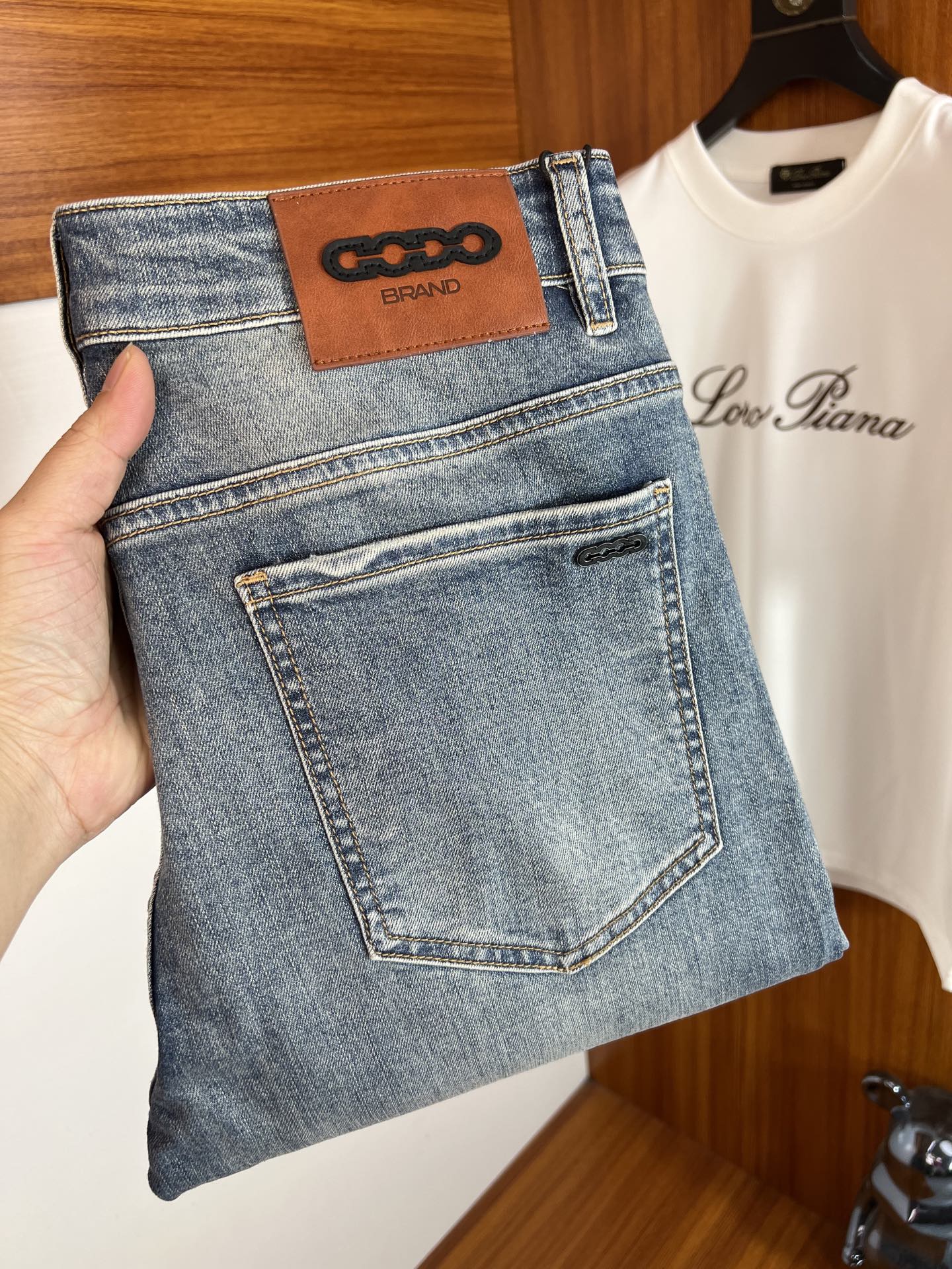 NO:760117,2026 spring and summer new products, complete with three labels, jeans, good products, no need to introduce too much, look at the details, counter size 29-38 / upper body size 32,,jeans,198609092026春夏新品 三标齐全 牛仔裤 好货不用过多介绍 看细节 专柜码数29-38 /上身32码,,jeans,,Men's clothing