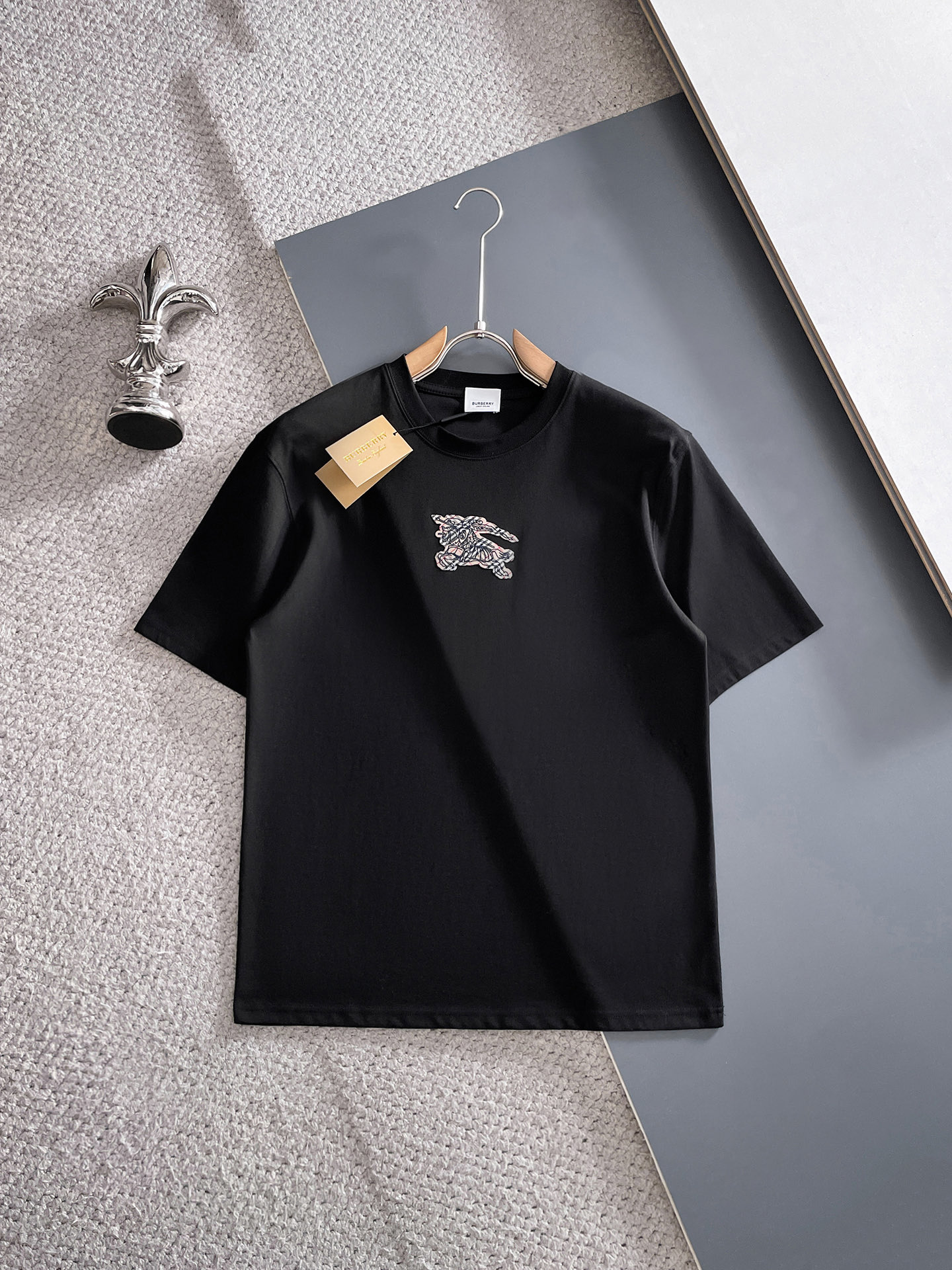 NO:746214,Burberry/Burberry 2026 spring and summer new products, complete with three standards, mercerized cotton short-sleeved T-shirt, size M-XXXL 175/140, recommended L,, burberry, burberry, T-shirt, tees, t-shirt,19860909Burberry/巴宝莉 2026春夏新品 三标齐全 丝光棉短袖T恤 码数M-XXXL 175/140建议L,,burberry,burberry,T-shirt,tees，t-shirt,,Men's clothing