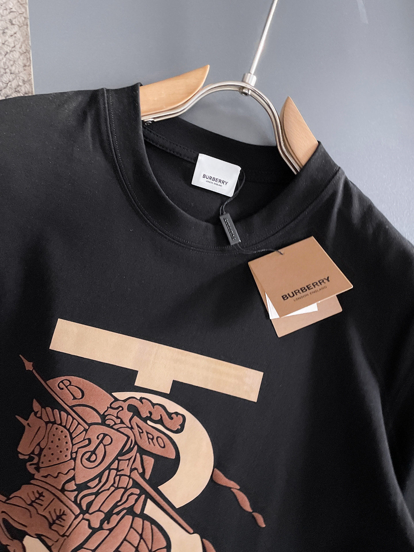 🖤Burberry/巴宝莉 2026年春夏新品上新 三标齐全 纯棉圆领短袖T恤 专柜码数：M-XXXL 