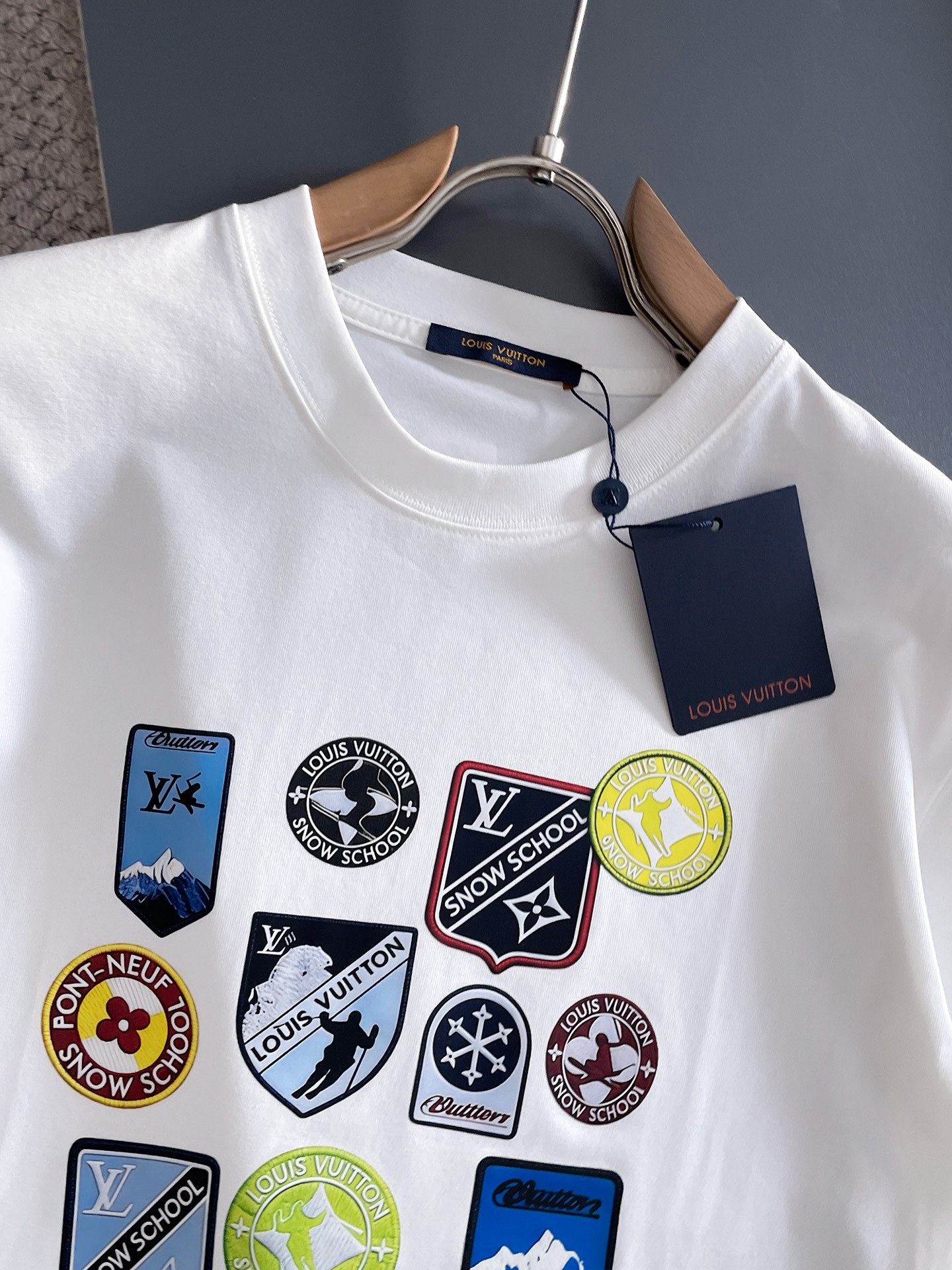 🖤LV/路易威登 2026年春夏新品上新 三标齐全 纯棉圆领短袖T恤 专柜码数：M-XXXL 175/1