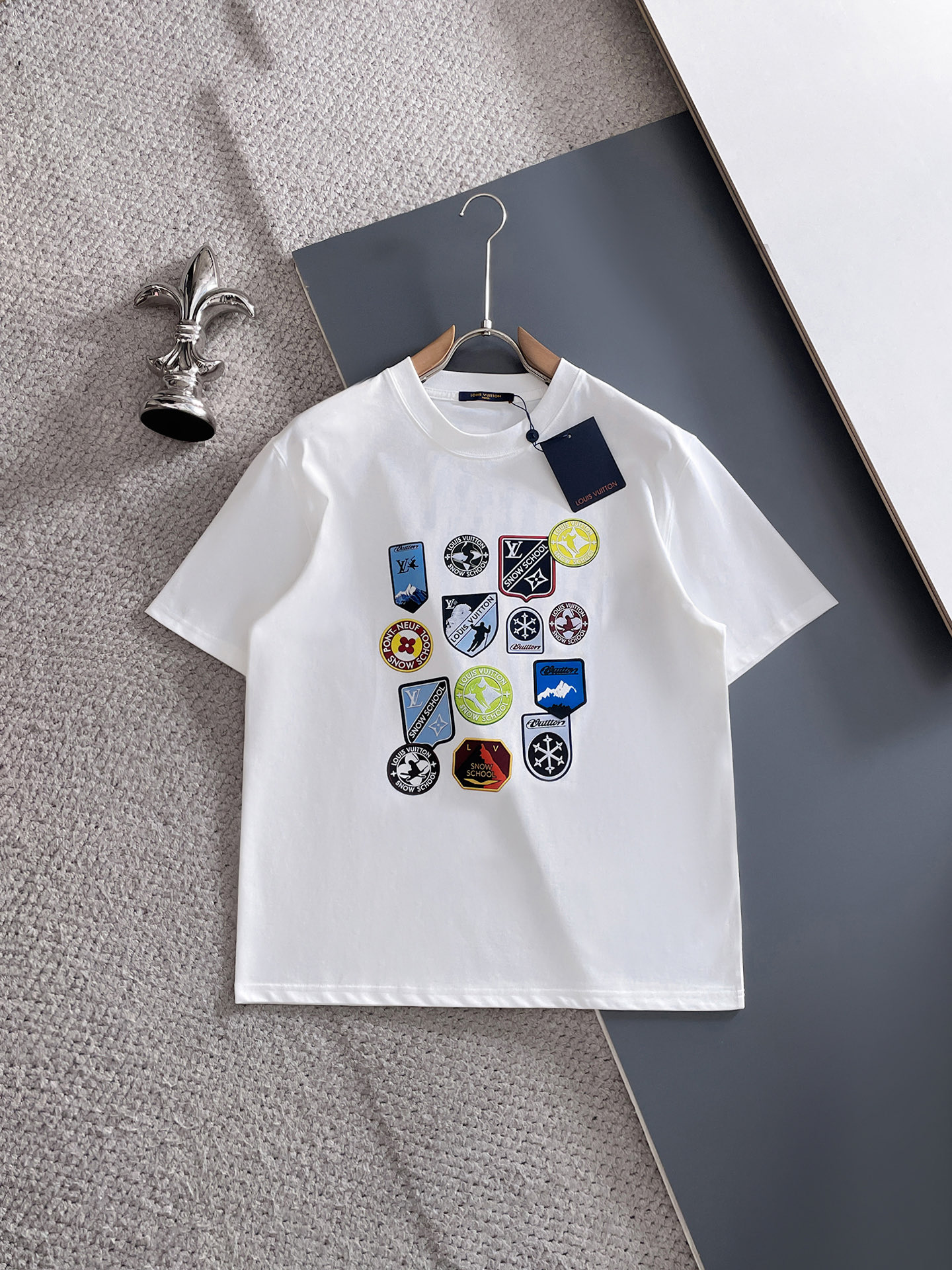 🖤LV/路易威登 2026年春夏新品上新 三标齐全 纯棉圆领短袖T恤 专柜码数：M-XXXL 175/1