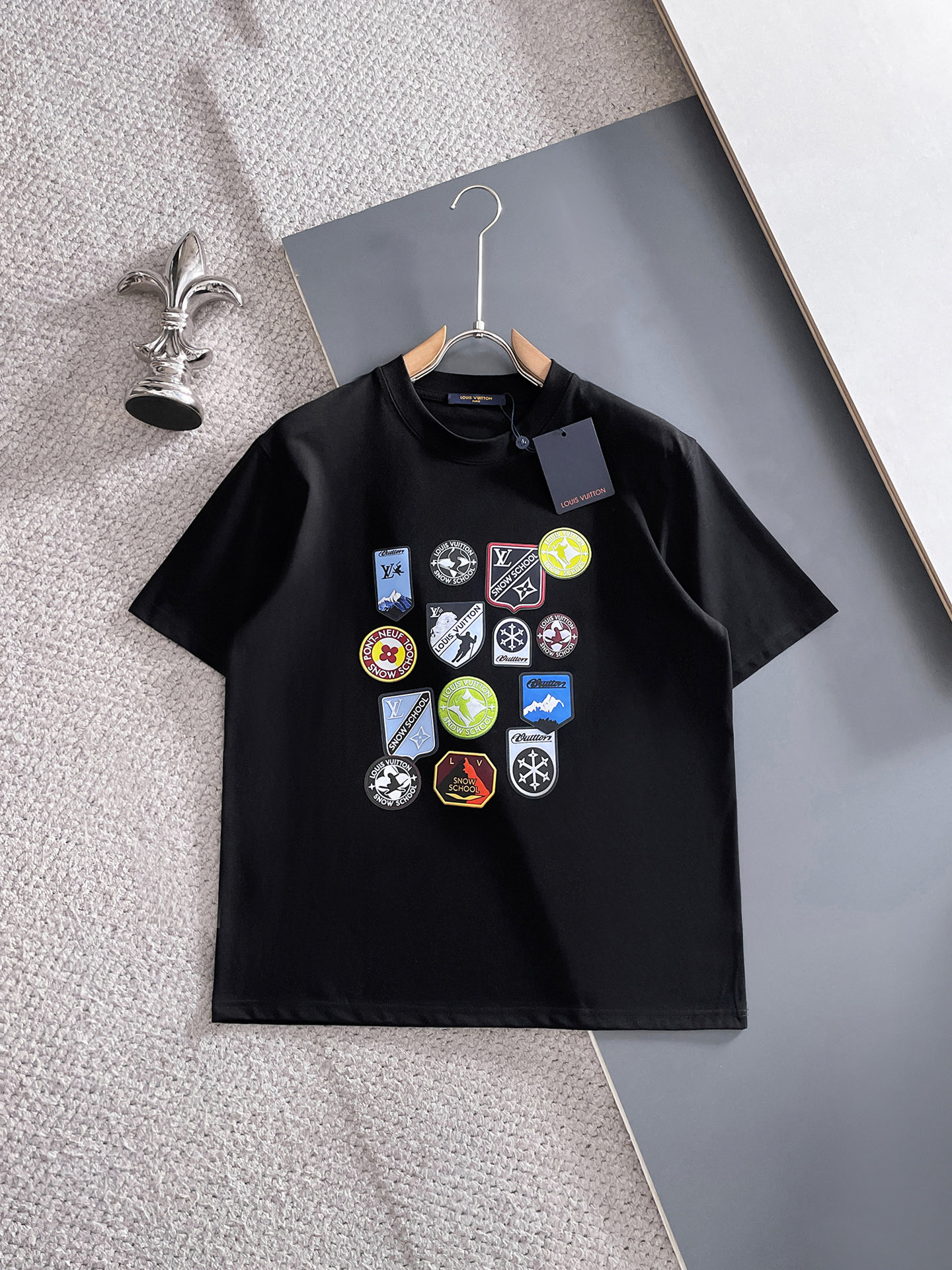 🖤LV/路易威登 2026年春夏新品上新 三标齐全 纯棉圆领短袖T恤 专柜码数：M-XXXL 175/1