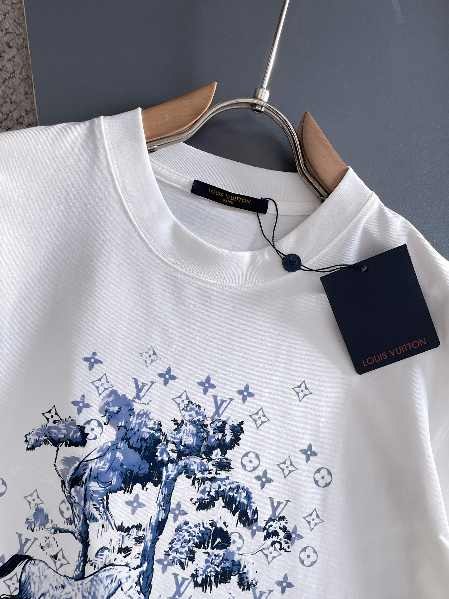 🖤LV/路易威登 2026年春夏新品上新 三标齐全 纯棉圆领短袖T恤 专柜码数：M-XXXL 175/1