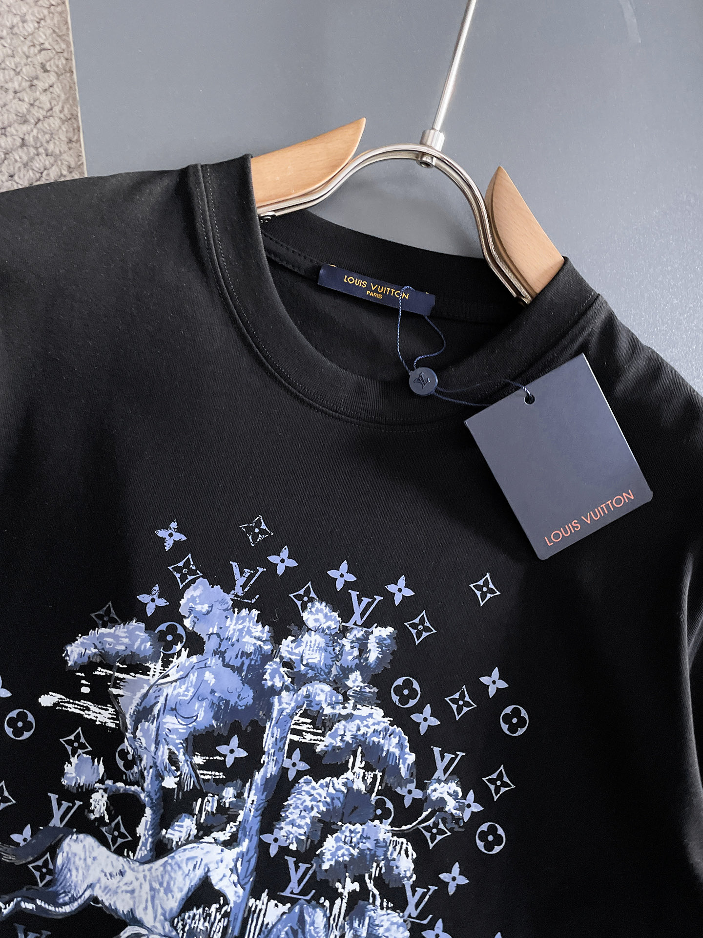 🖤LV/路易威登 2026年春夏新品上新 三标齐全 纯棉圆领短袖T恤 专柜码数：M-XXXL 175/1