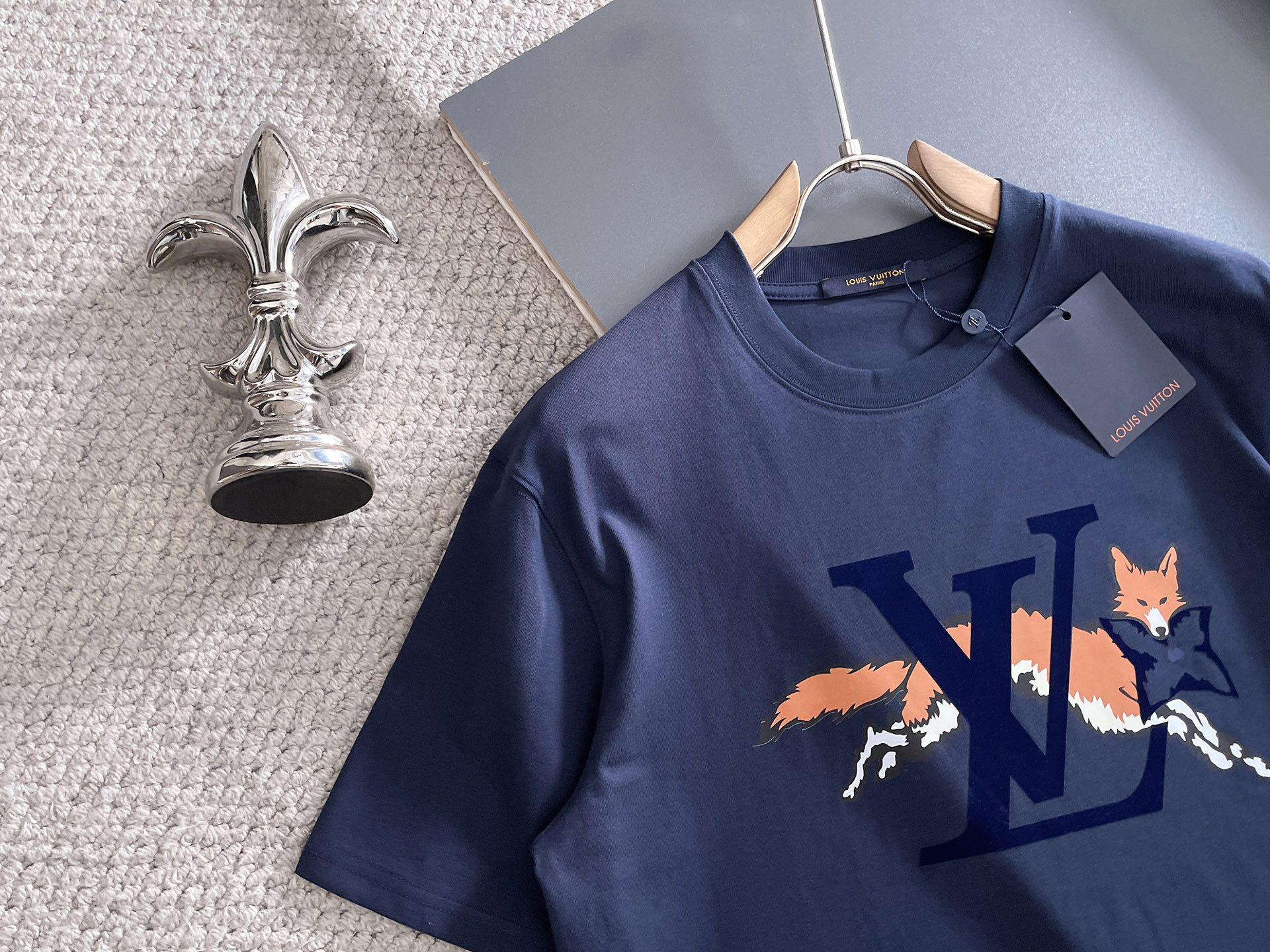 🖤LV/路易威登 2026年春夏新品上新 三标齐全 纯棉圆领短袖T恤 专柜码数：M-XXXL 175/1