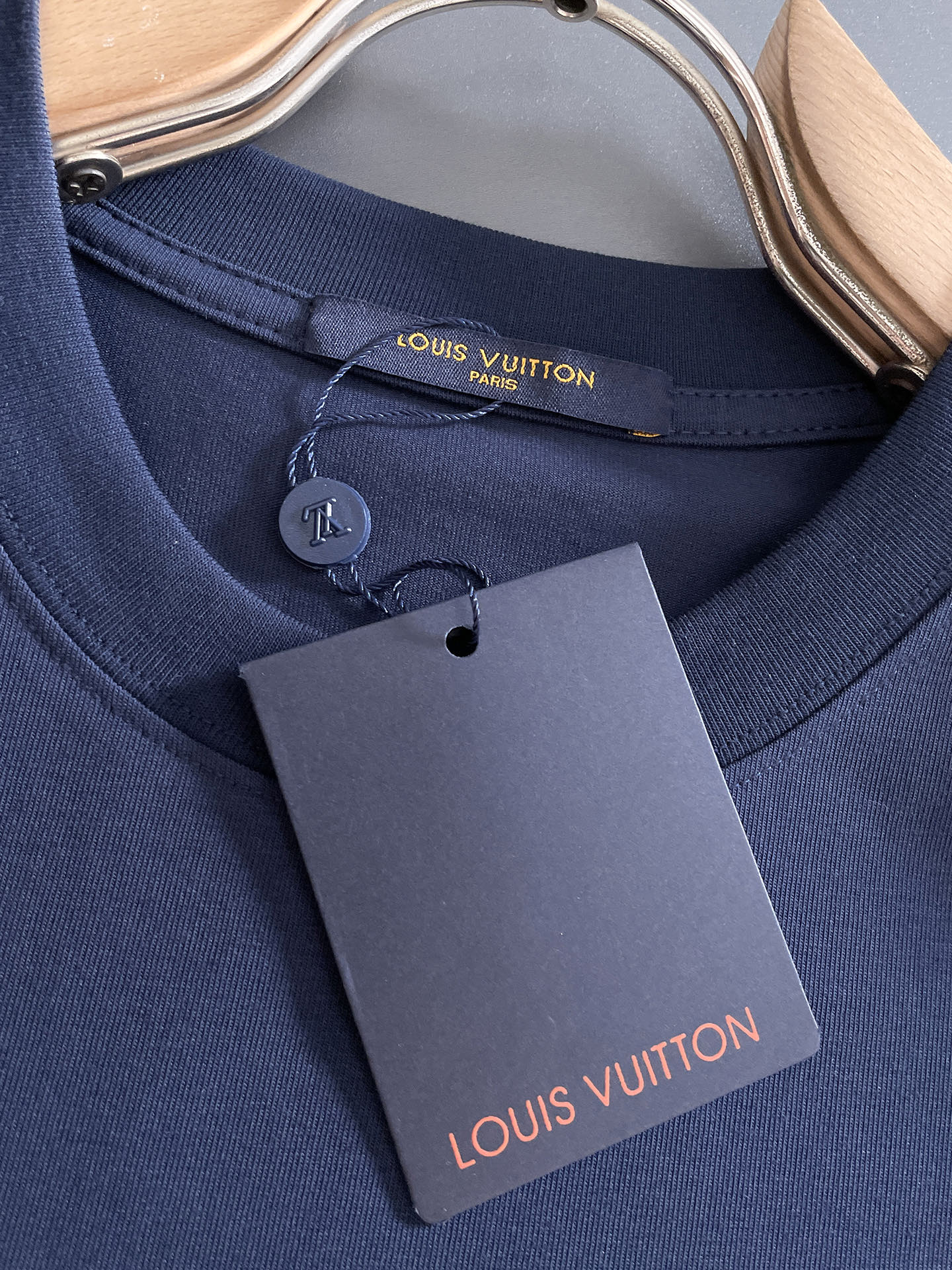 🖤LV/路易威登 2026年春夏新品上新 三标齐全 纯棉圆领短袖T恤 专柜码数：M-XXXL 175/1