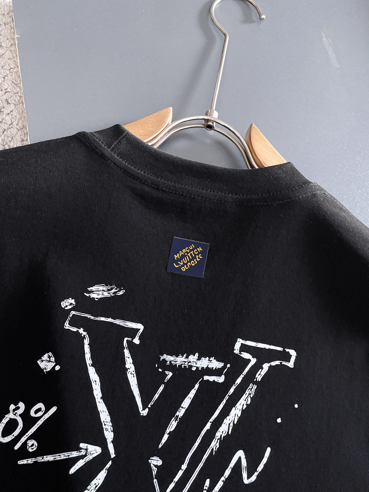 🖤LV/路易威登 2026年春夏新品上新 三标齐全 纯棉圆领短袖T恤 专柜码数：M-XXXL 175/1