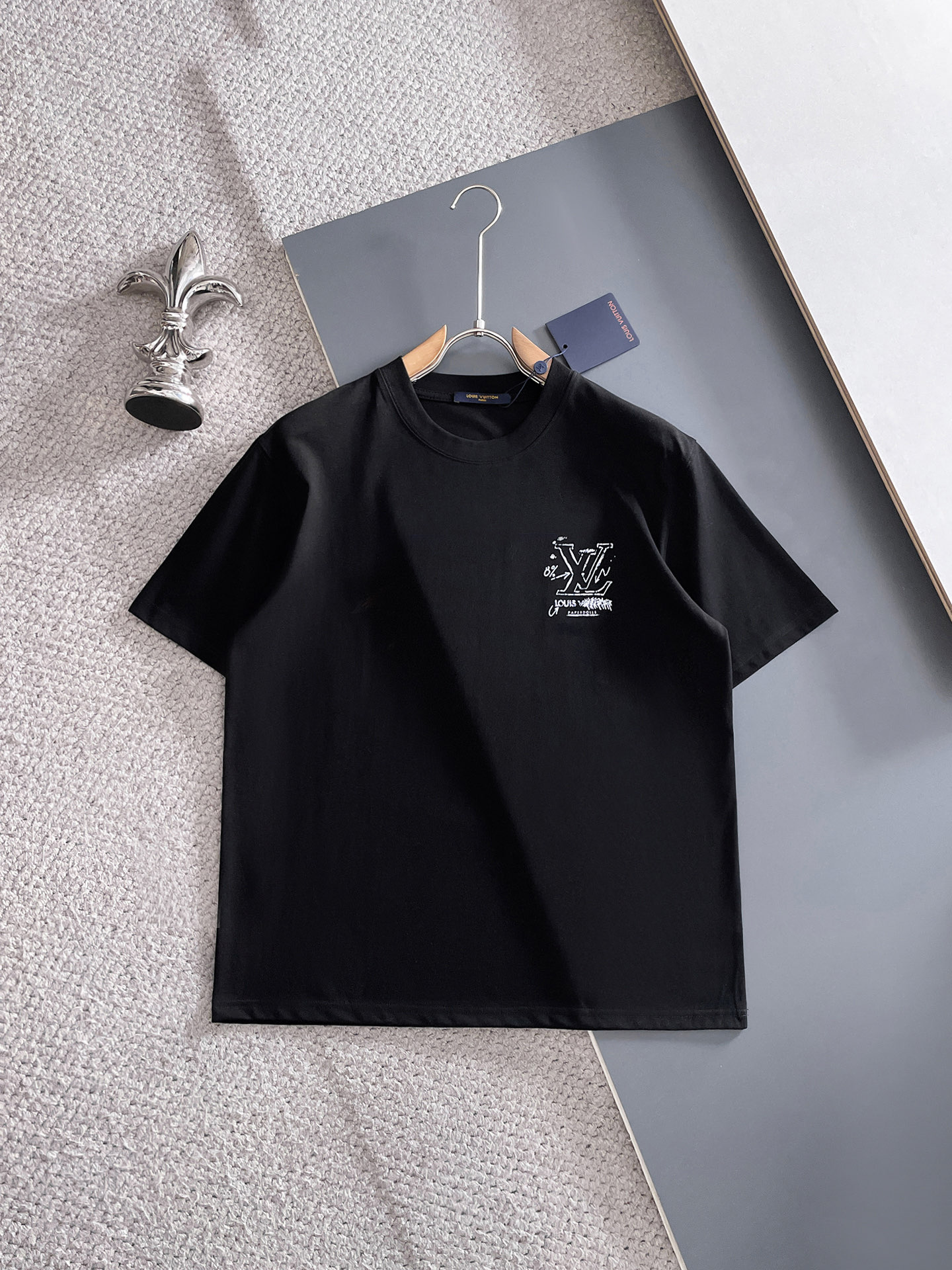 🖤LV/路易威登 2026年春夏新品上新 三标齐全 纯棉圆领短袖T恤 专柜码数：M-XXXL 175/1