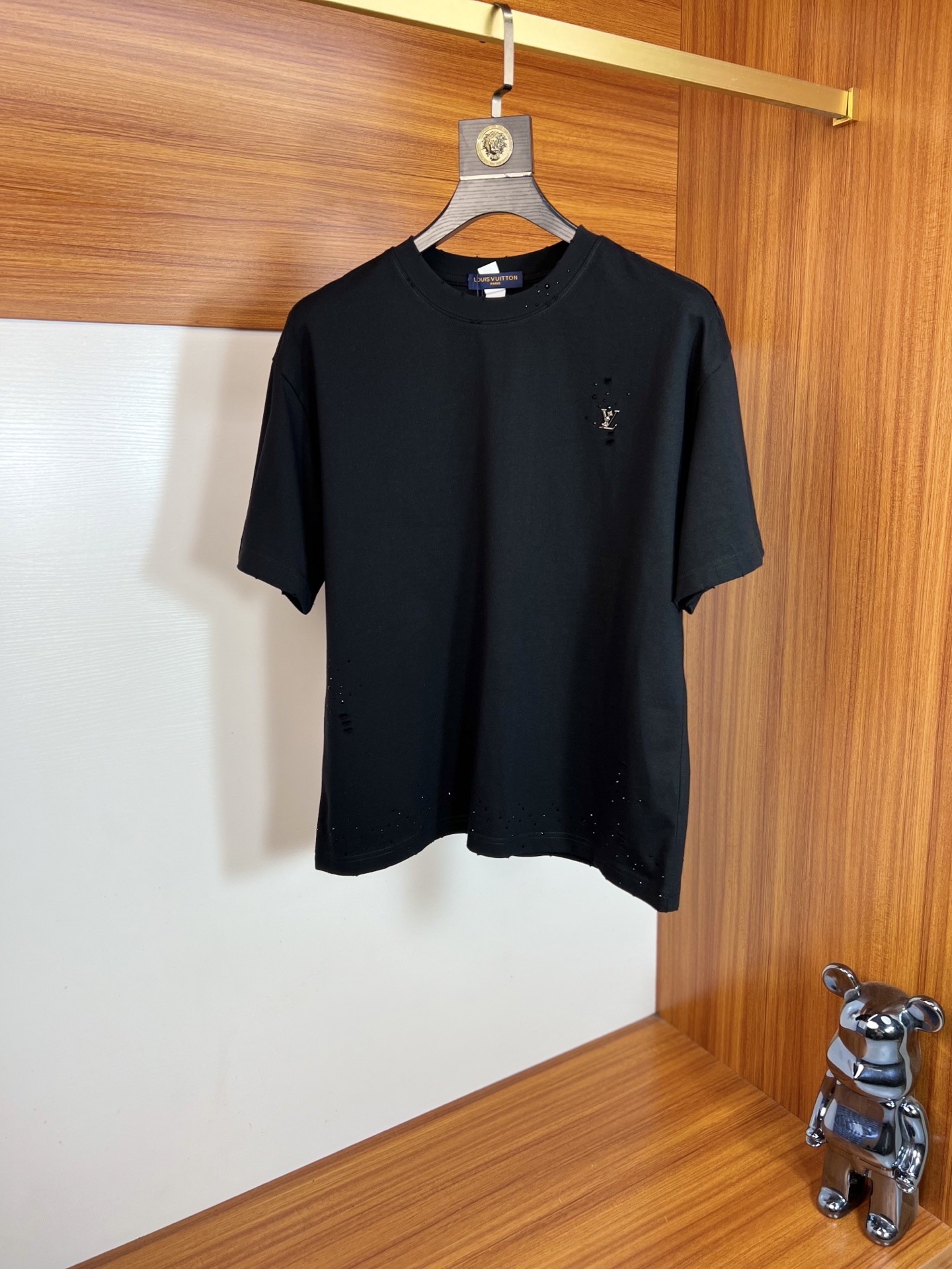 NO:848981,LV/Louis Vuitton 2026 spring and summer new products, complete with three labels, pure round neck short-sleeved T-shirt, size M-XXXL / recommended L, slightly wide version, louis vuitton, louis vuitton, T-shirt, tees, t-shirt,19860909LV/路易威登 2026年春夏新品上新 三标齐全 纯圆领短袖T恤 码数M-XXXL /建议L 微阔版型,,louis vuitton,louis vuitton,T-shirt,tees，t-shirt,,Men's clothing