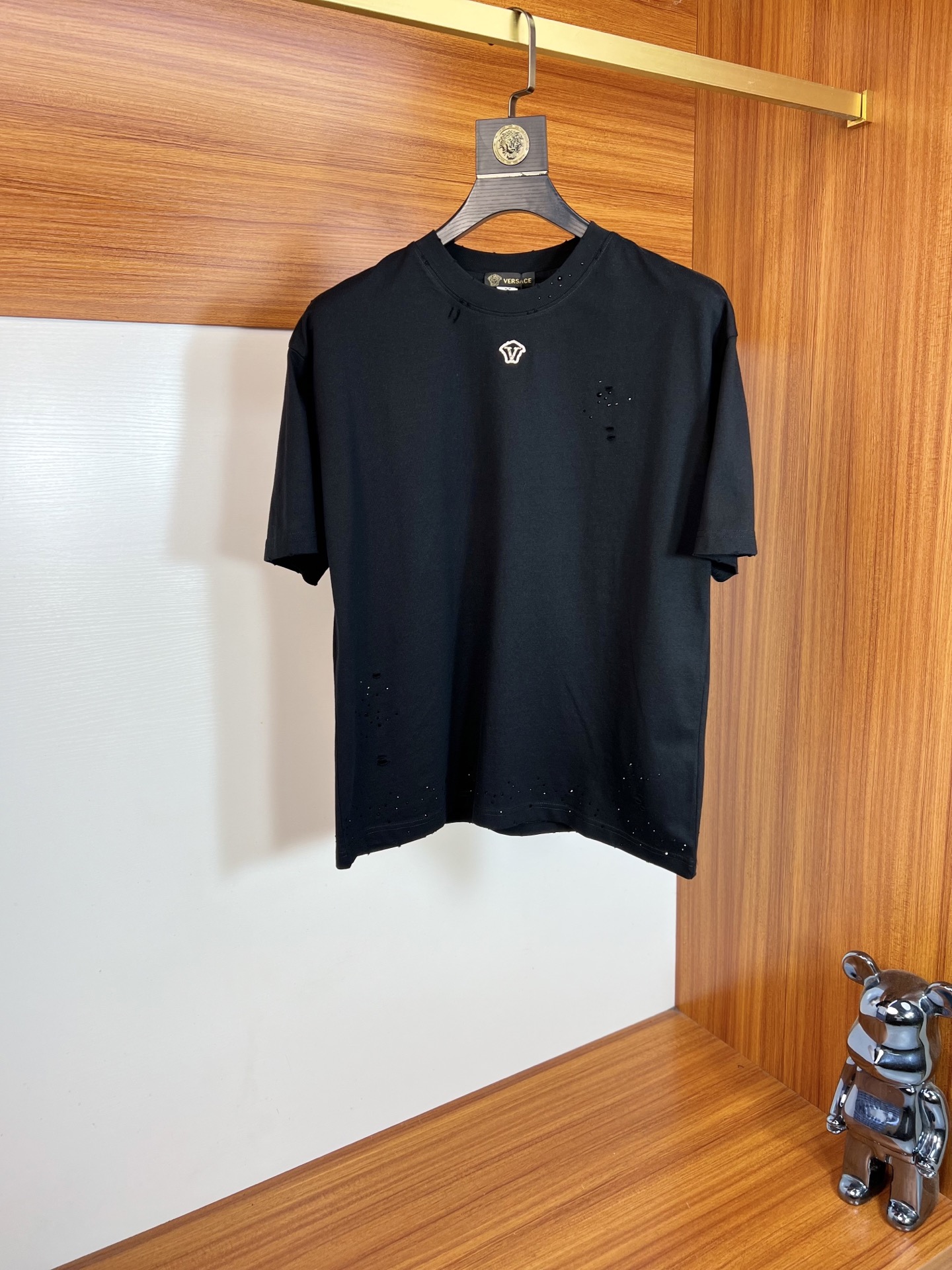 NO:848962,Versace/Versace 2026 spring and summer new products, complete with three labels, round neck short-sleeved T-shirt, good product without too much introduction, look at the details, counter size M-XXXL / recommended L,,versace,versace,T-shirt,tees,t-shirt,19860909Versace/范思哲 2026年春夏新品上新 三标齐全 圆领短袖T恤 好货不用过多介绍 看细节 专柜码数M-XXXL /建议L,,versace,versace,T-shirt,tees，t-shirt,,Men's clothing
