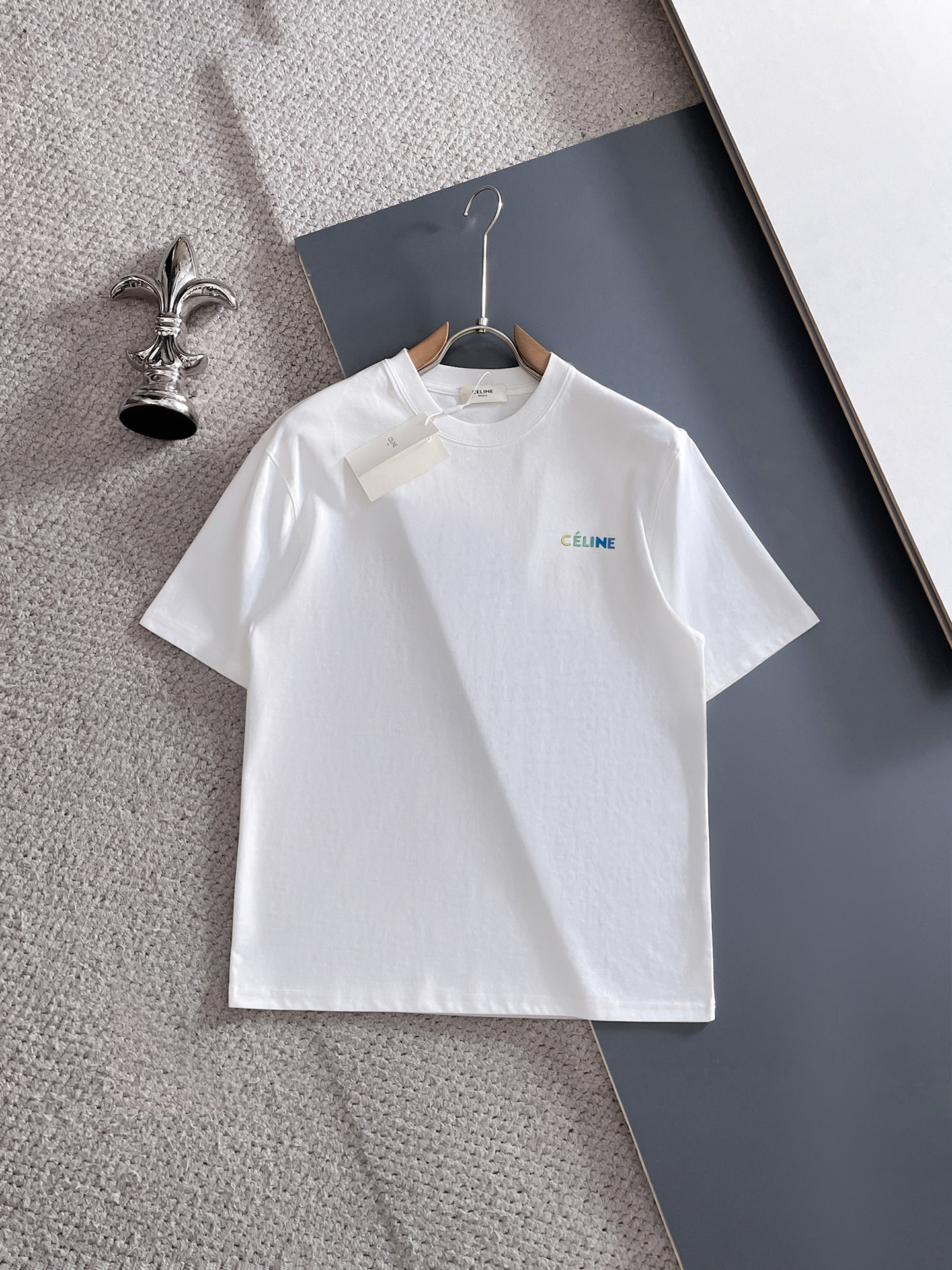 NO:933663,Celine/Celine 2026 spring and summer new products, complete with three standards, mercerized cotton round neck short-sleeved T-shirt, size M-XXXL / recommended L,,celine,celine,T-shirt,tees,t-shirt,19860909Celine/赛琳 2026年春夏新品上新 三标齐全 丝光棉圆领短袖T恤 码数 M-XXXL /建议L,,celine,celine,T-shirt,tees，t-shirt,,Men's clothing