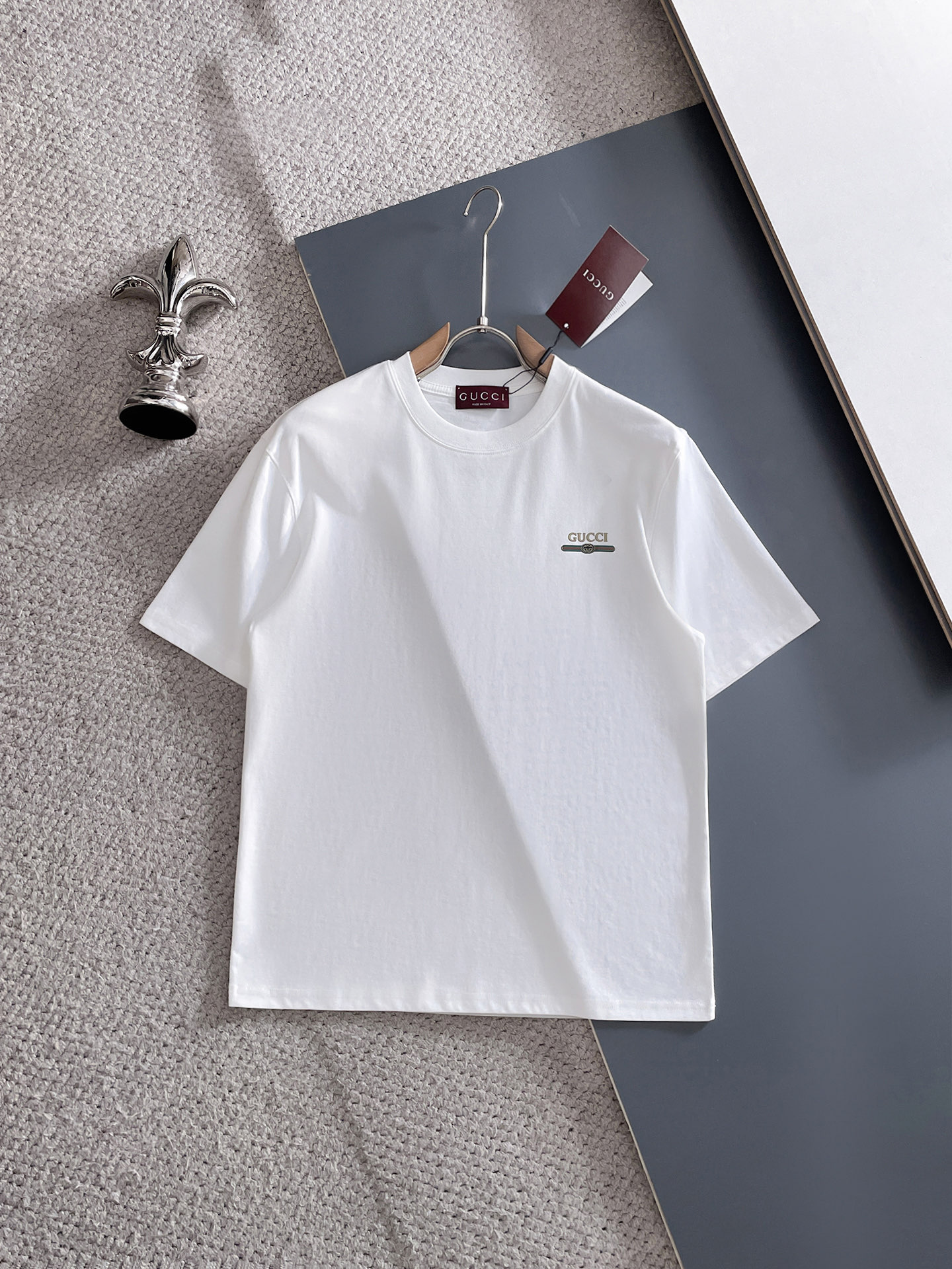 NO:933681,GUCCI/Gucci 2026 spring and summer new products, complete with three labels, mercerized cotton round neck short-sleeved T-shirt, size M-XXXL / recommended L,, gucci, T-shirt, tees, t-shirt,19860909GUCCI/古奇 2026年春夏新品上新 三标齐全 丝光棉圆领短袖T恤 码数 M-XXXL /建议L,,gucci,T-shirt,tees，t-shirt,,Men's clothing