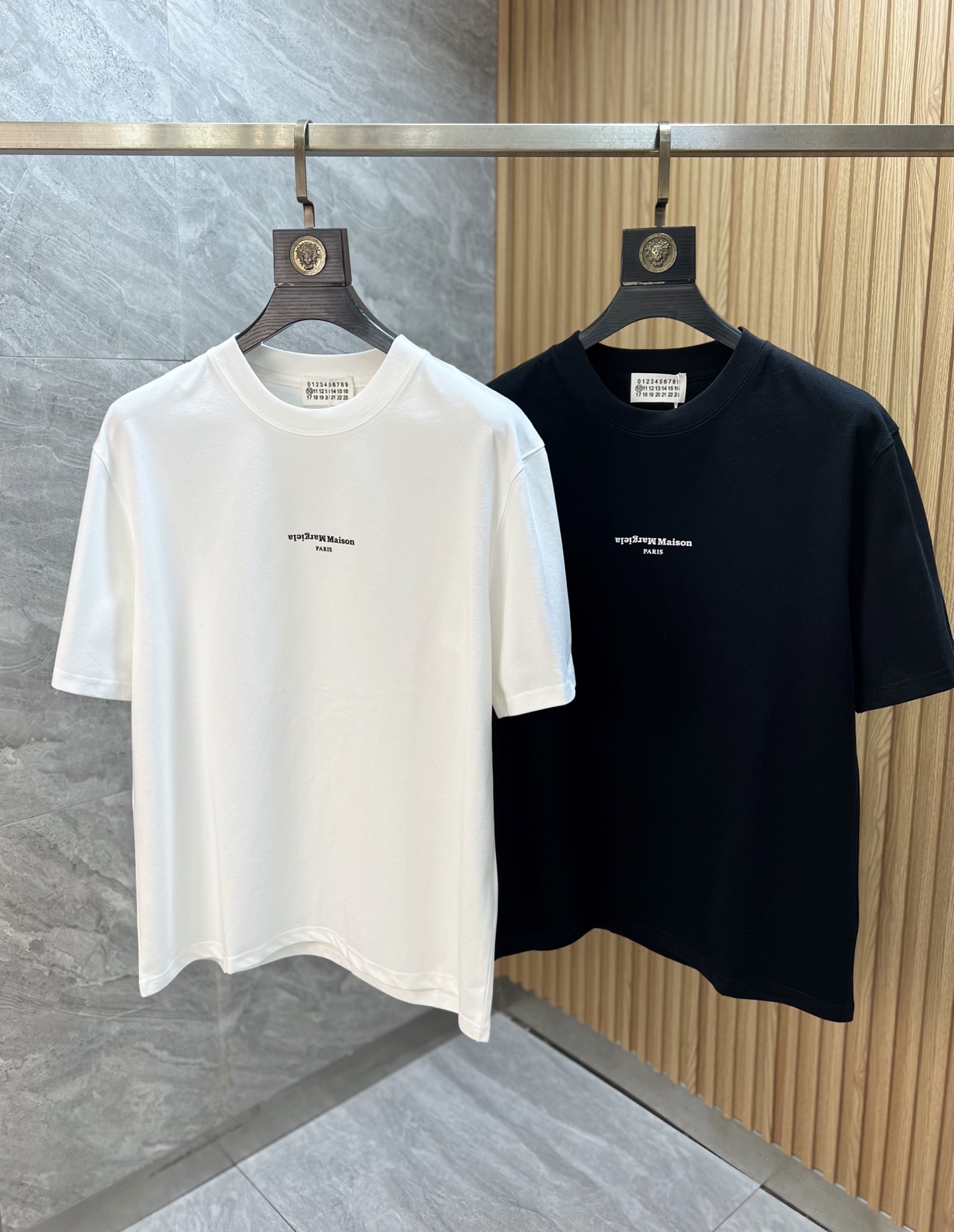 NO:760267,Margiela 2026 spring and summer new products, complete with three standards, pure cotton round neck short-sleeved T-shirt, size M-XXXL 175/140, recommended L, masion margiela, T-shirt, tees, t-shirt,19860909马吉拉 2026春夏新品上新 三标齐全 纯棉圆领短袖T恤 码数M-XXXL 175/140建议L,,masion margiela,T-shirt,tees，t-shirt,,Men's clothing