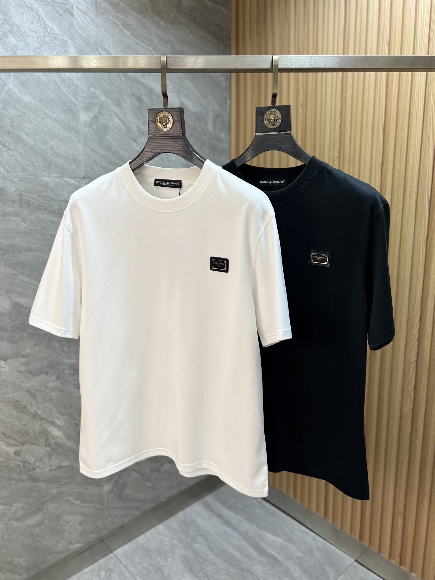 NO:760301,DG/Dolce & Gabbana 2026 spring and summer new products, complete with three standards, pure cotton round neck short-sleeved T-shirt, size M-XXXL 175/140, recommended L,, Dolce&Gabbana, T-shirt, tees, t-shirt,19860909DG/杜嘉班纳 2026春夏新品上新 三标齐全 纯棉圆领短袖T恤 码数M-XXXL 175/140建议L,,Dolce&Gabbana,T-shirt,tees，t-shirt,,Men's clothing