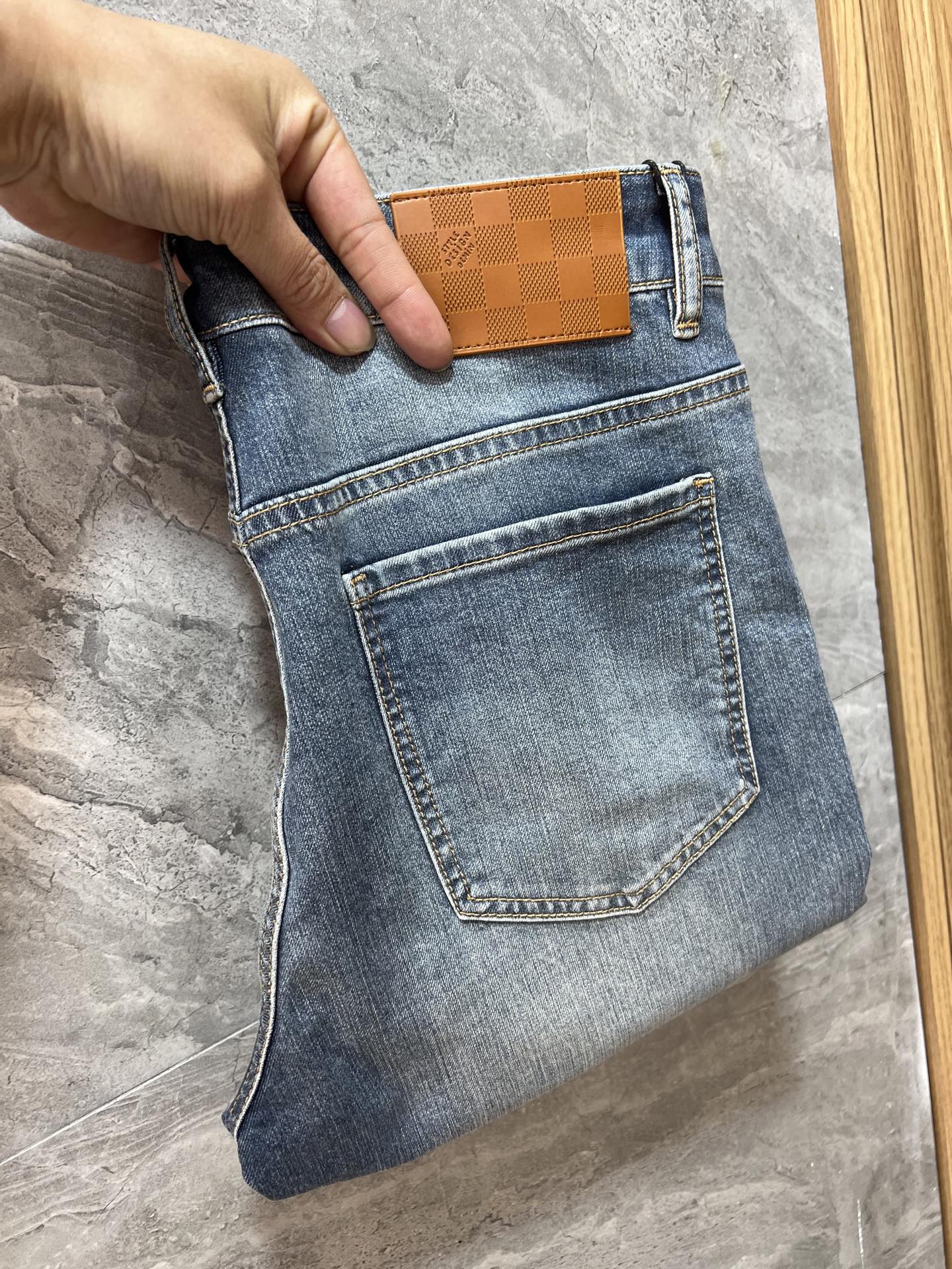 NO:908192,LV/Louis Vuitton 2026 spring and summer new products, complete with three labels, jeans, good products, no need to introduce too much, look at the details, counter size 29-38, 175/140 upper body size 32,, louis vuitton, louis vuitton, jeans,19860909LV/路易威登 2026春夏新品 三标齐全 牛仔裤 好货不用过多介绍 看细节 专柜码数29-38 175/140上身32码,,louis vuitton,louis vuitton,jeans,,Men's clothing