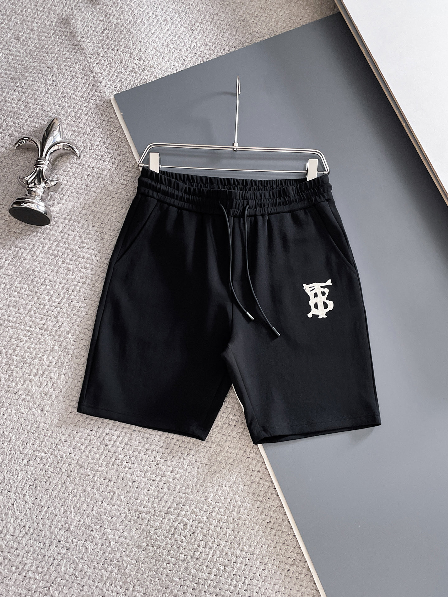 NO:744373,burberry/Burberry 2026 spring and summer new products, complete with three standards, five-point shorts, counter size M-XXXL / upper body recommended L,, burberry, burberry, shorts,19860909burberry/巴宝莉 2026春夏新品 三标齐全 五分短裤 专柜码数M-XXXL /上身建议L,,burberry,burberry,shorts,,Men's clothing