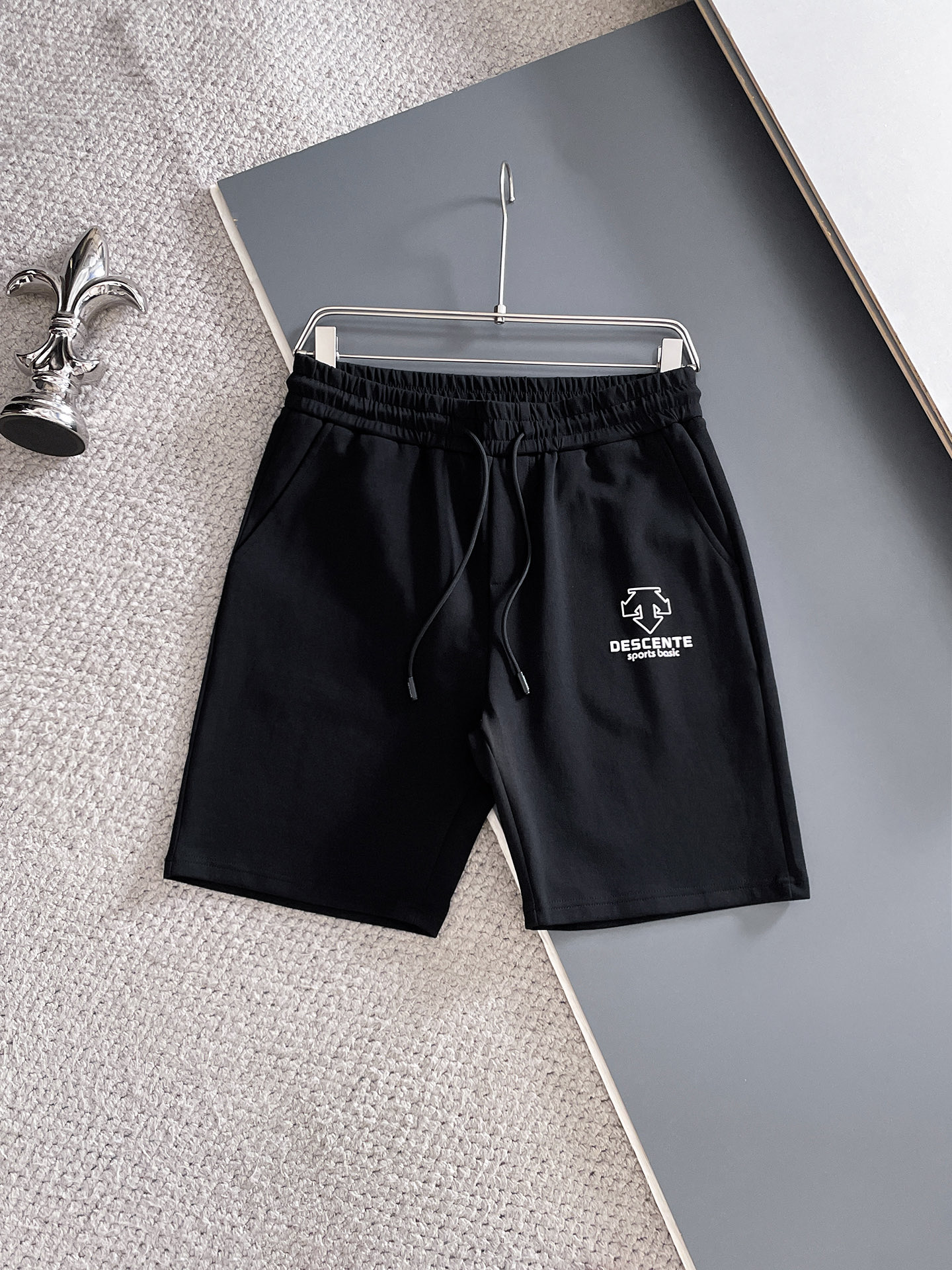 NO:744392,Des/Desante 2026 spring and summer new products, complete with three standards, five-point shorts, counter size M-XXXL / upper body recommended L,,shorts,19860909Des/迪桑特 2026春夏新品 三标齐全 五分短裤 专柜码数M-XXXL /上身建议L,,shorts,,Men's clothing