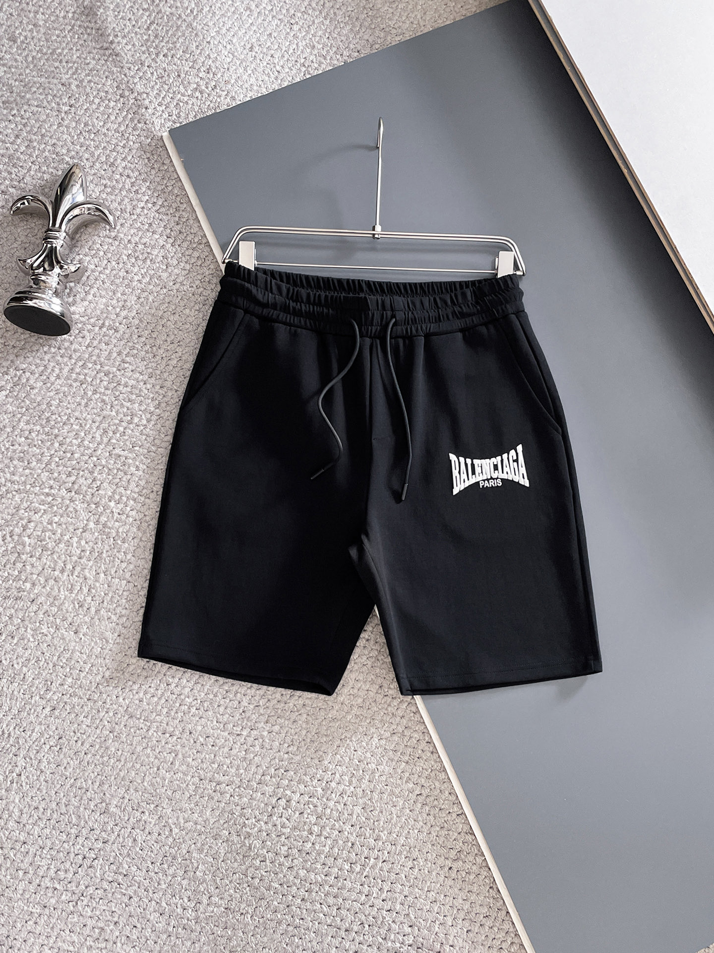 NO:744411,Balenciaga/Balenciaga 2026 spring and summer new products, complete with three standards, five-point shorts, counter size M-XXXL / upper body recommendation L,,balenciaga,balenciaga,shorts,19860909Balenciaga/巴黎世家 2026春夏新品 三标齐全 五分短裤 专柜码数M-XXXL /上身建议L,,balenciaga,balenciaga,shorts,,Men's clothing