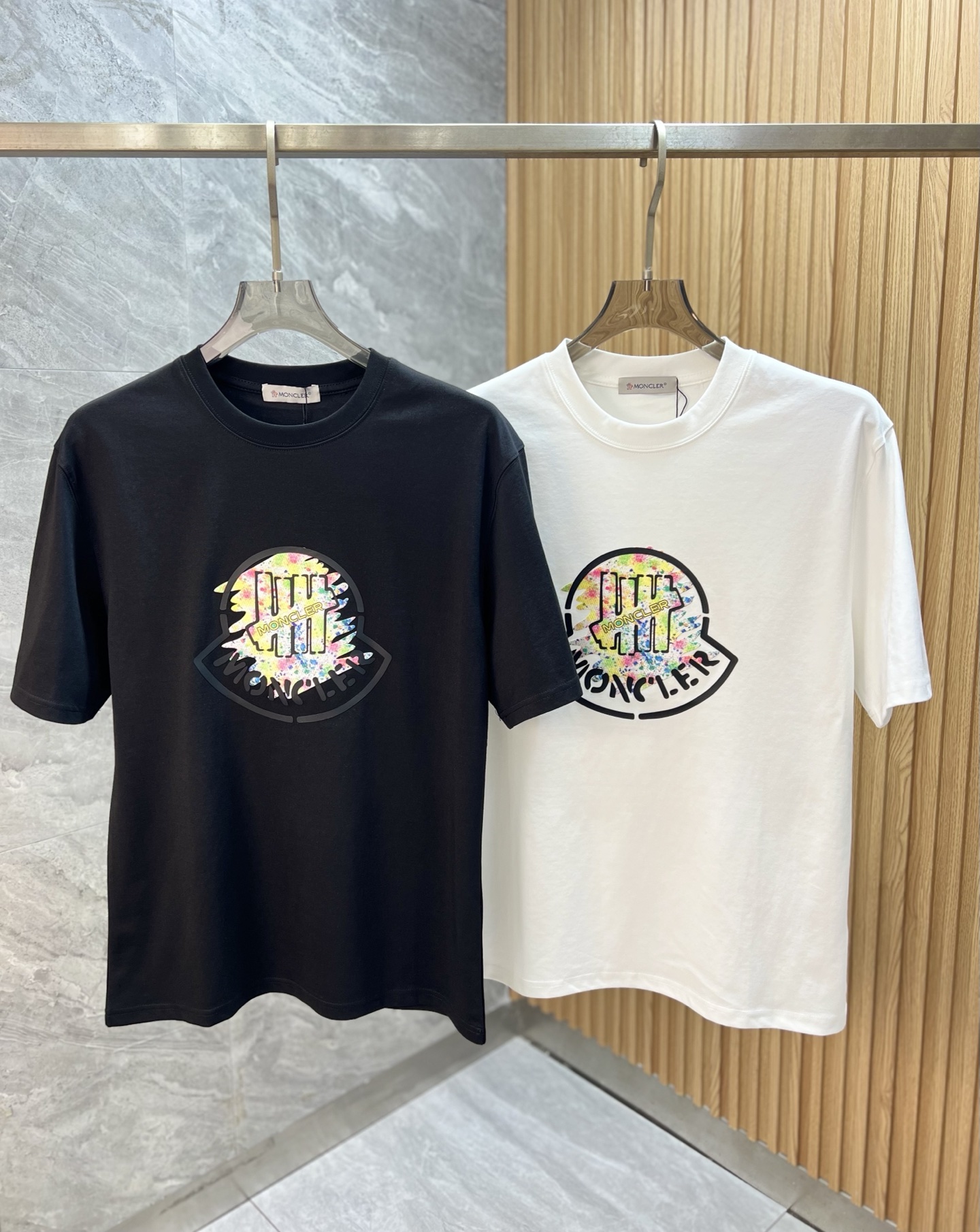 NO:735720,Moncler/Moncler 2026 spring and summer new products, complete with three labels, mercerized cotton round neck short-sleeved T-shirt, counter size M-XXXL / recommended L, Moncler, T-shirt, tees, t-shirt,19860909Moncler/蒙口 2026年春夏新品上新 三标齐全 丝光棉圆领短袖T恤 专柜码数M-XXXL /建议L,,Moncler,T-shirt,tees，t-shirt,,Men's clothing