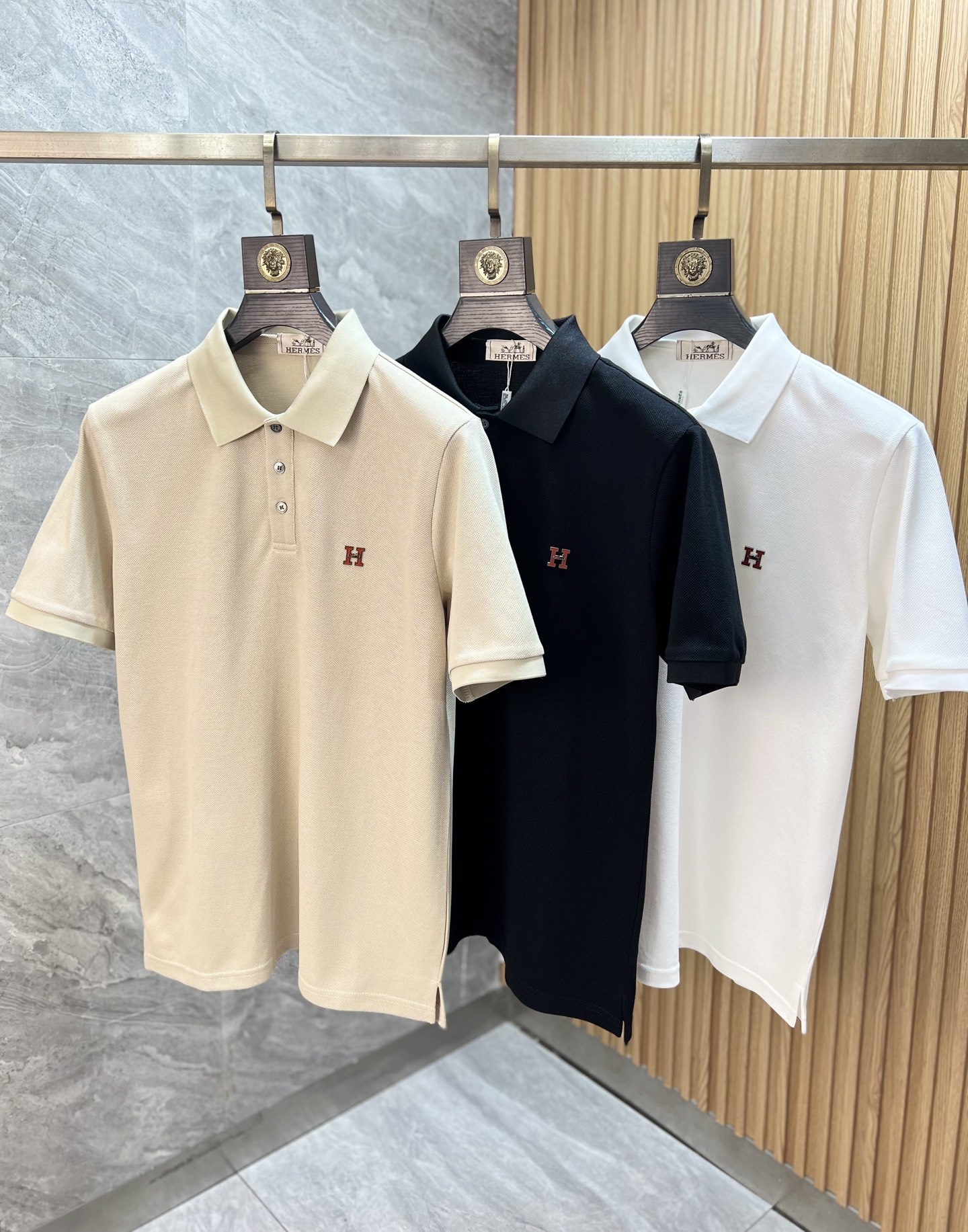 NO:735738,Hermes/Hermes 2026 spring and summer new products, complete with three labels, lapel short-sleeved polo shirt, counter size M-XXXL / recommended L,, hermes, hermes, T-shirt,19860909Hermes/爱马仕 2026年春夏新品上新 三标齐全 翻领短袖polo衫 专柜码数M-XXXL /建议L,,hermes,hermes,T-shirt,,Men's clothing