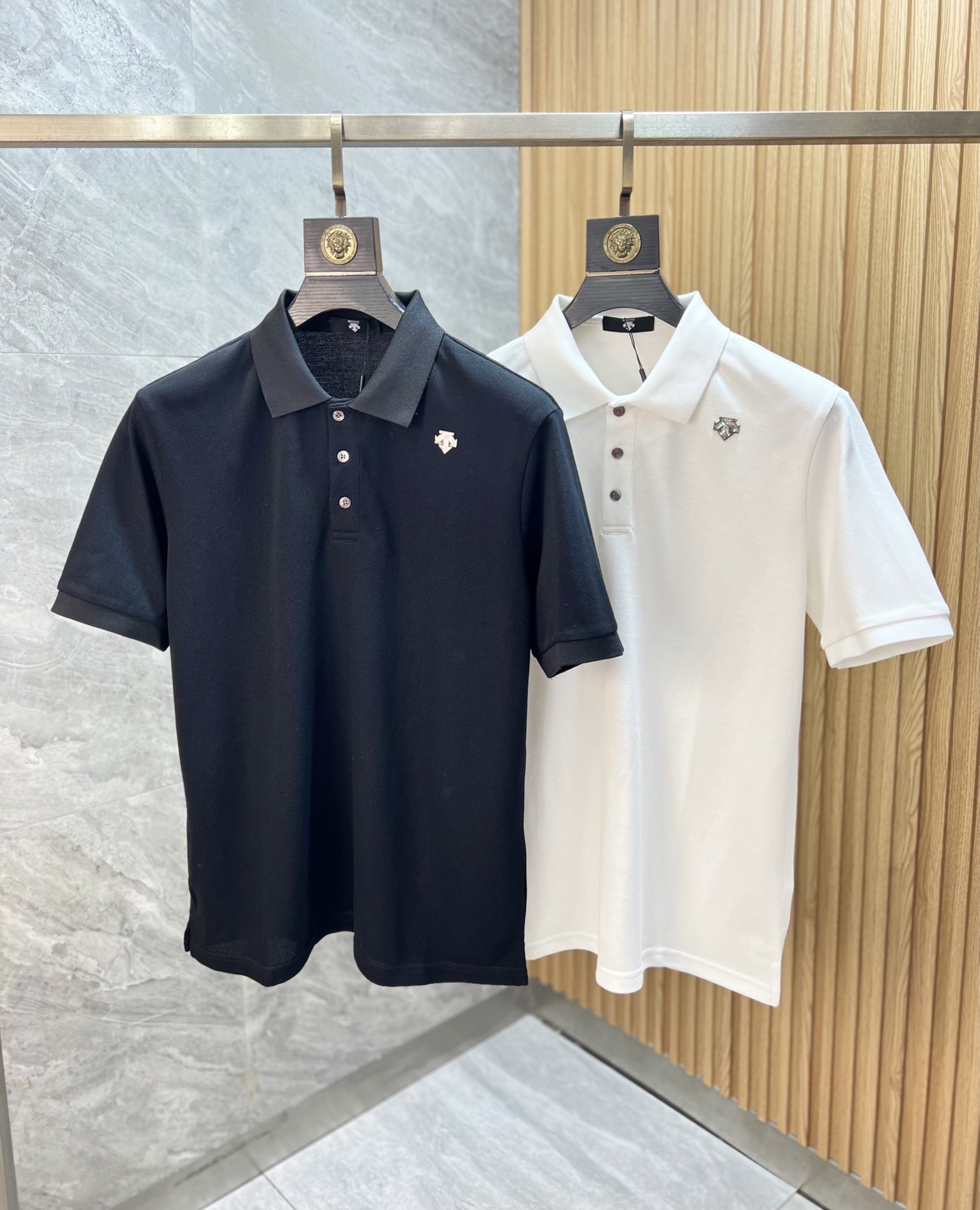 NO:735721,Descente 2026 spring and summer new products, complete with three labels, lapel short-sleeved polo shirt, counter size M-XXXL / recommended L,, T-shirt,19860909迪桑特 2026年春夏新品上新 三标齐全 翻领短袖polo衫 专柜码数M-XXXL /建议L,,T-shirt,,Men's clothing