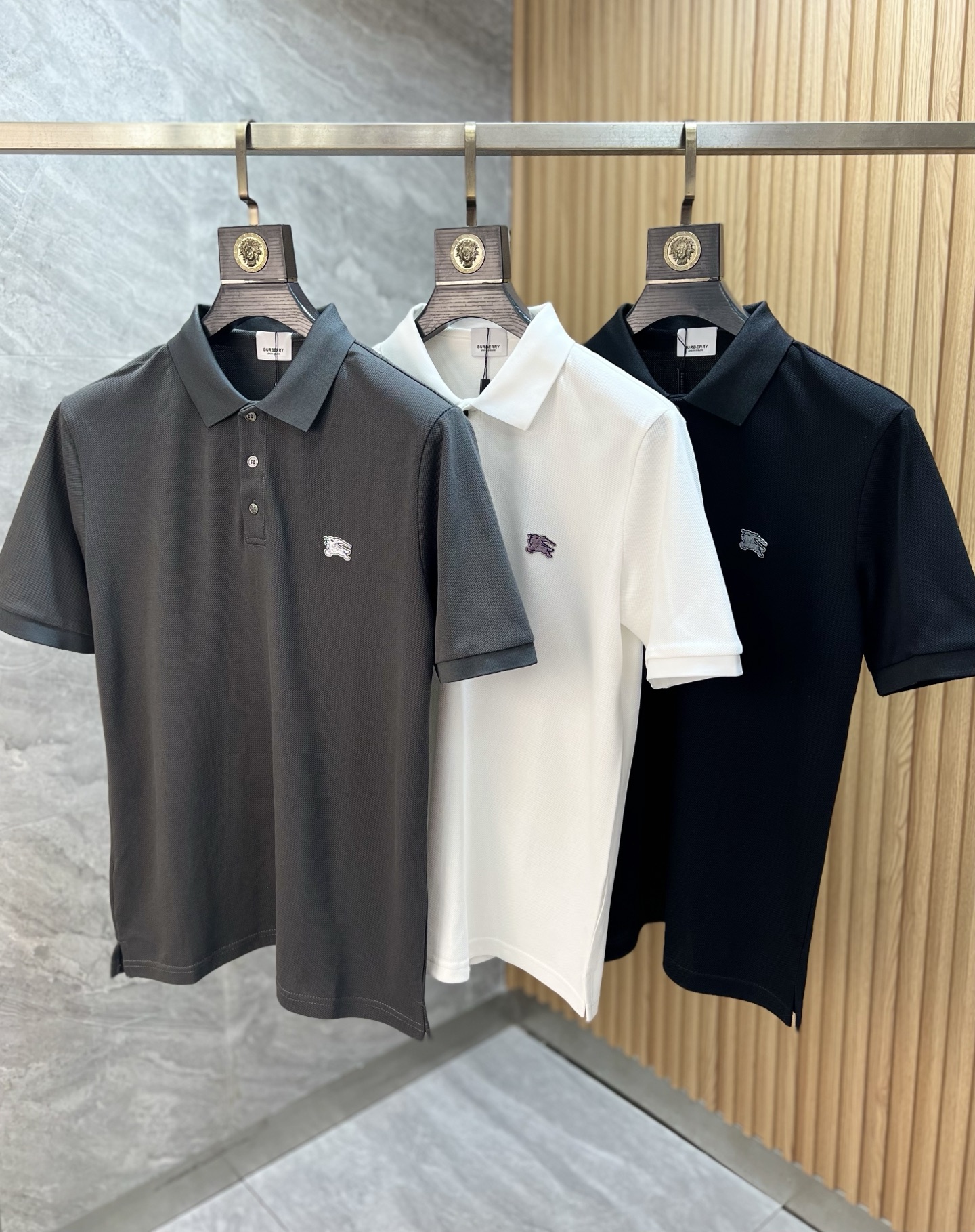 NO:735736,Burberry/Burberry 2026 spring and summer new products, complete with three labels, lapel short-sleeved polo shirt, counter size M-XXXL / recommended L,, burberry, burberry, T-shirt,19860909Burberry/巴宝莉 2026年春夏新品上新 三标齐全 翻领短袖polo衫 专柜码数M-XXXL /建议L,,burberry,burberry,T-shirt,,Men's clothing