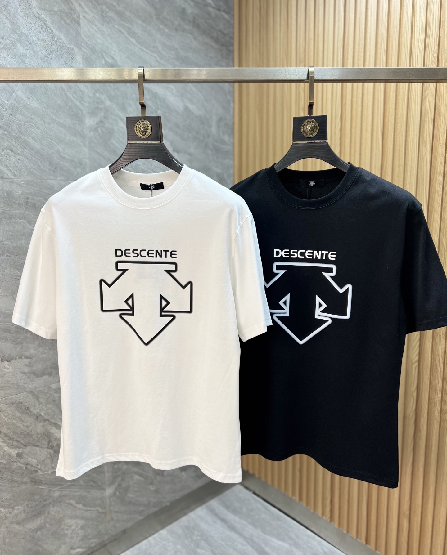 NO:744482,Des/Desante 2026 spring and summer new products, complete with three labels, mercerized cotton short-sleeved T-shirt, good product without too much introduction, look at the details, counter size M-XXXL 175/140, recommended L,, T-shirt, tees, t-shirt,19860909Des/迪桑特 2026春夏新品 三标齐全 丝光棉短袖T恤 好货不用过多介绍 看细节 专柜码数M-XXXL 175/140建议L,,T-shirt,tees，t-shirt,,Men's clothing