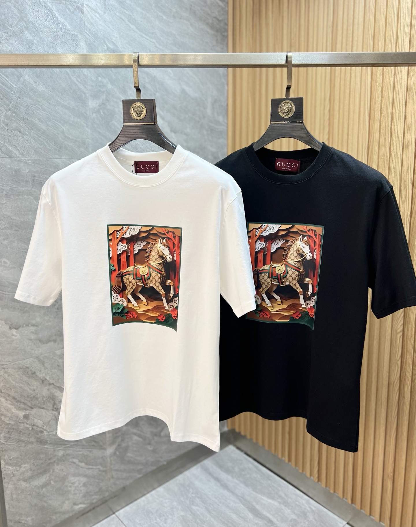 NO:744541,Gucci/Gucci 2026 spring and summer new products, complete with three labels, mercerized cotton short-sleeved T-shirt, good product, no need to introduce too much, look at the details, counter size M-XXXL 175/140, recommended L,, gucci, T-shirt, tees, t-shirt,19860909Gucci/古奇 2026春夏新品 三标齐全 丝光棉短袖T恤 好货不用过多介绍 看细节 专柜码数M-XXXL 175/140建议L,,gucci,T-shirt,tees，t-shirt,,Men's clothing