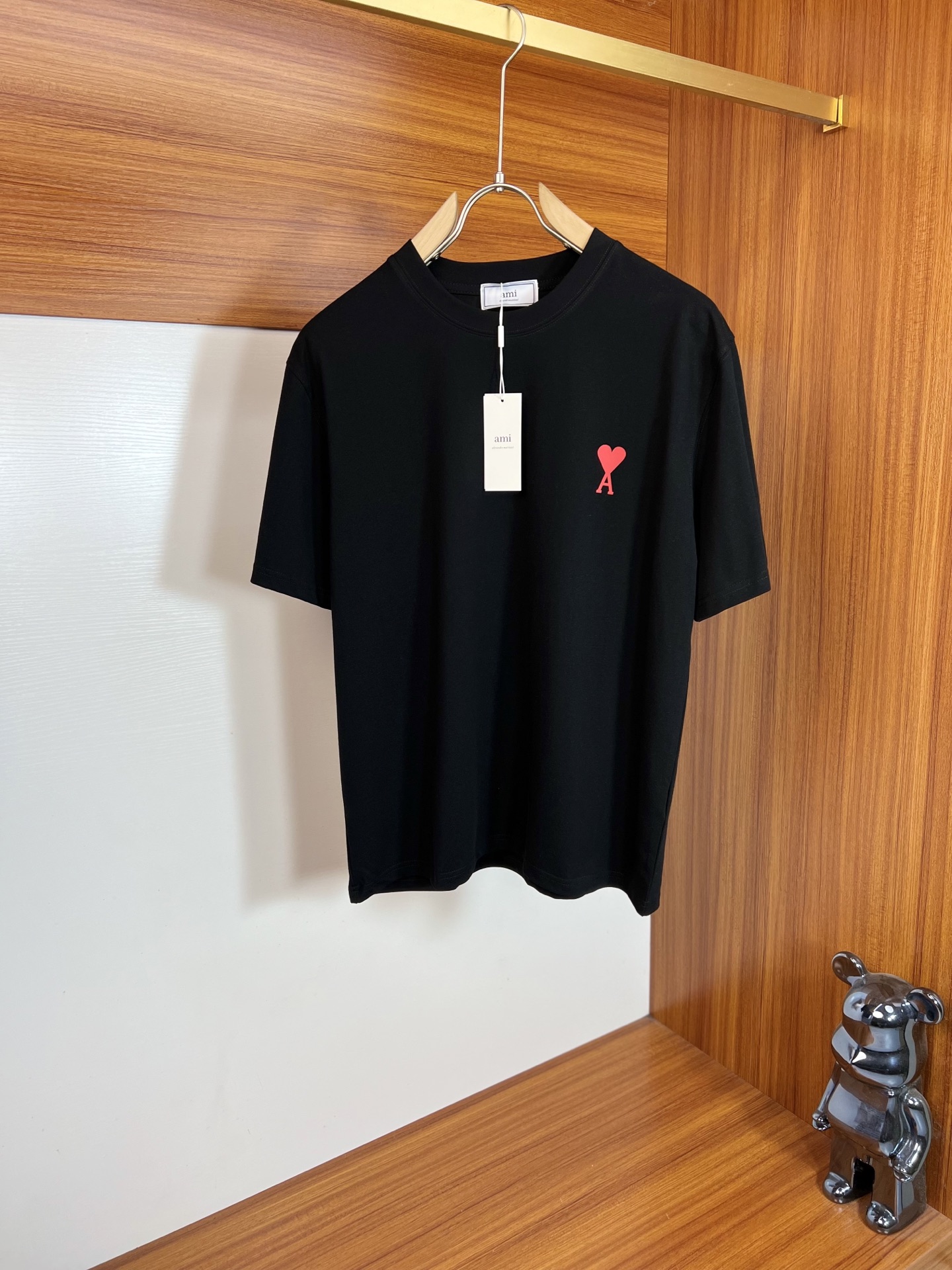 NO:912954,Ami's 2026 spring and summer new products come with three complete standards. Pure cotton round neck short-sleeved T-shirt. Good product without too much introduction. Look at the details. Counter size M-XXXL 175/140. Recommended L, T-shirt, tees, t-shirt,19860909Ami 2026年春夏新品上新 三标齐全 纯棉圆领短袖T恤 好货不用过多介绍 看细节 专柜码数M-XXXL 175/140建议L,,T-shirt,tees，t-shirt,,Men's clothing
