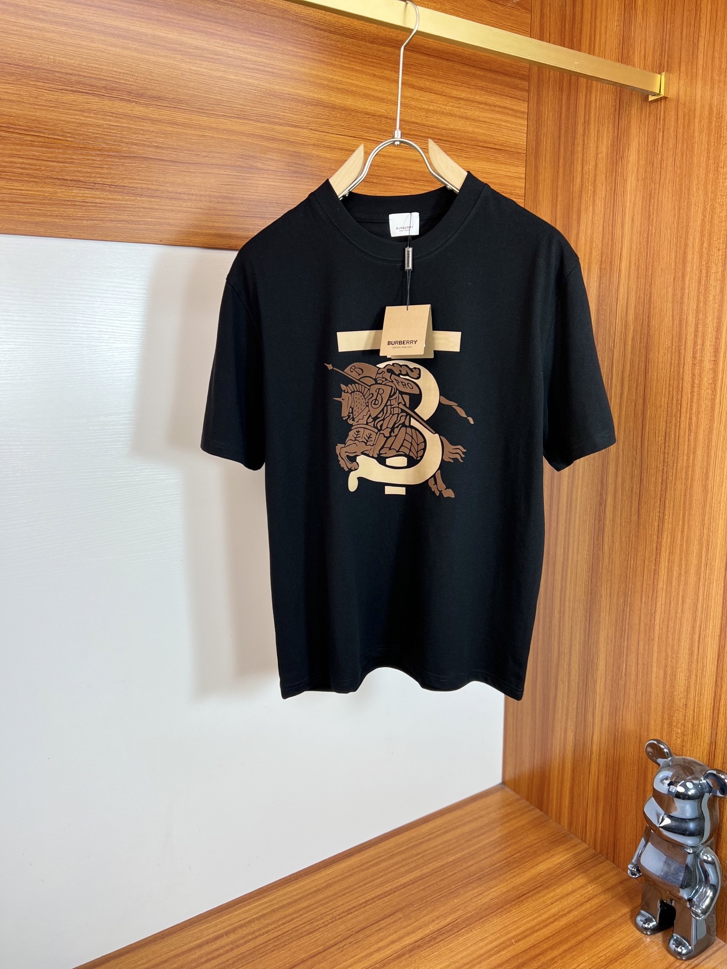 NO:912943,Burberry/Burberry 2026 spring and summer new products, complete with three labels, pure cotton round neck short-sleeved T-shirt, good product without too much introduction, look at the details, counter size M-XXXL 175/140, recommended L,, burberry, burberry, T-shirt, tees, t-shirt,19860909Burberry/巴宝莉 2026年春夏新品上新 三标齐全 纯棉圆领短袖T恤 好货不用过多介绍 看细节 专柜码数M-XXXL 175/140建议L,,burberry,burberry,T-shirt,tees，t-shirt,,Men's clothing