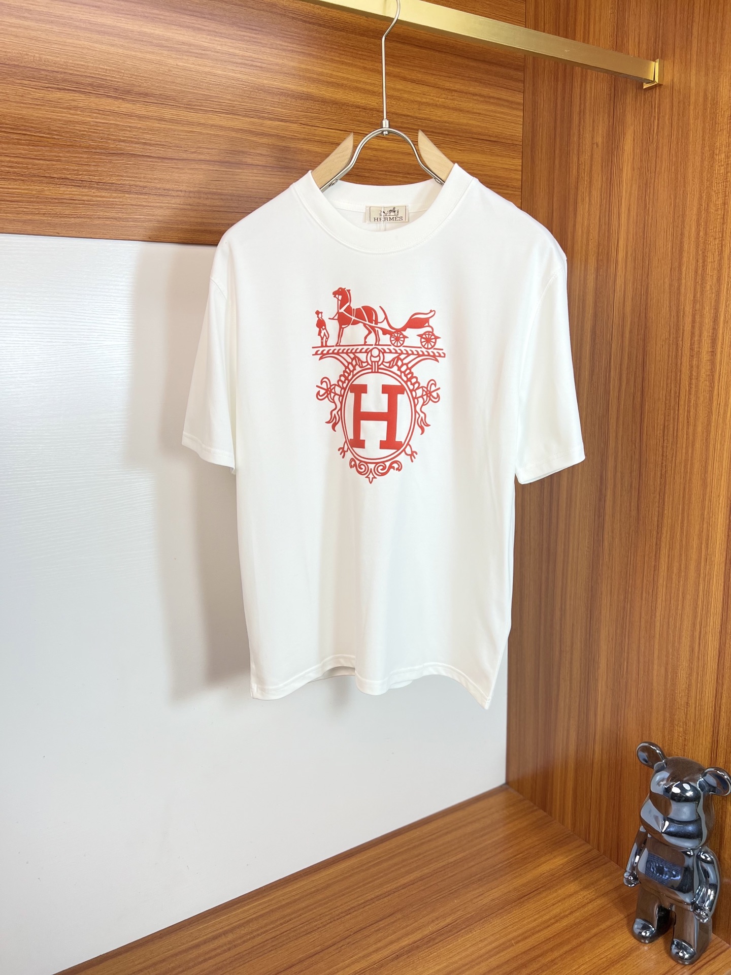 NO:912966,Hermes/Hermès 2026 spring and summer new products, complete with three labels, pure cotton round neck short-sleeved T-shirt, good product, no need to introduce too much, look at the details, counter size M-XXXL 175/140, recommended L,, hermes, hermes, T-shirt, tees, t-shirt,19860909Hermes/爱马仕 2026年春夏新品上新 三标齐全 纯棉圆领短袖T恤 好货不用过多介绍 看细节 专柜码数M-XXXL 175/140建议L,,hermes,hermes,T-shirt,tees，t-shirt,,Men's clothing