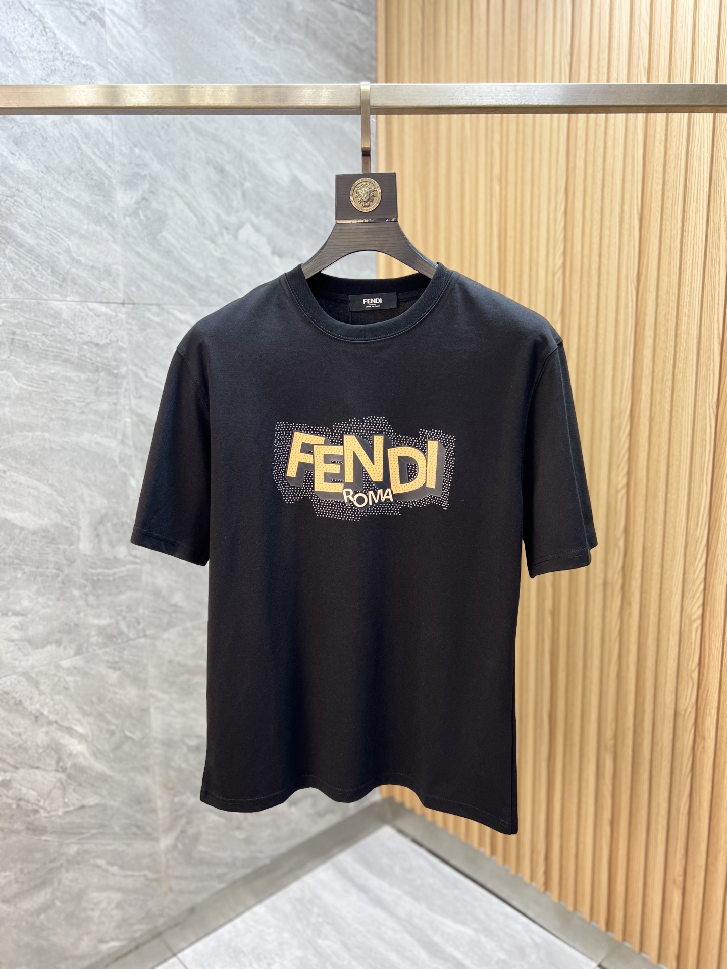 NO:918513,Fendi/Fendi 2026 spring and summer new products, complete with three labels, mercerized cotton round neck short-sleeved T-shirt, good product without too much introduction, look at the details, counter size M-XXXL 175/140, recommended L,,,fendi,fendi,T-shirt,tees,t-shirt,19860909Fendi/芬迪 2026年春夏新品上新 三标齐全 丝光棉圆领短袖T恤 好货不用过多介绍 看细节 专柜码数M-XXXL 175/140建议L,,,fendi,fendi,T-shirt,tees，t-shirt,,Men's clothing