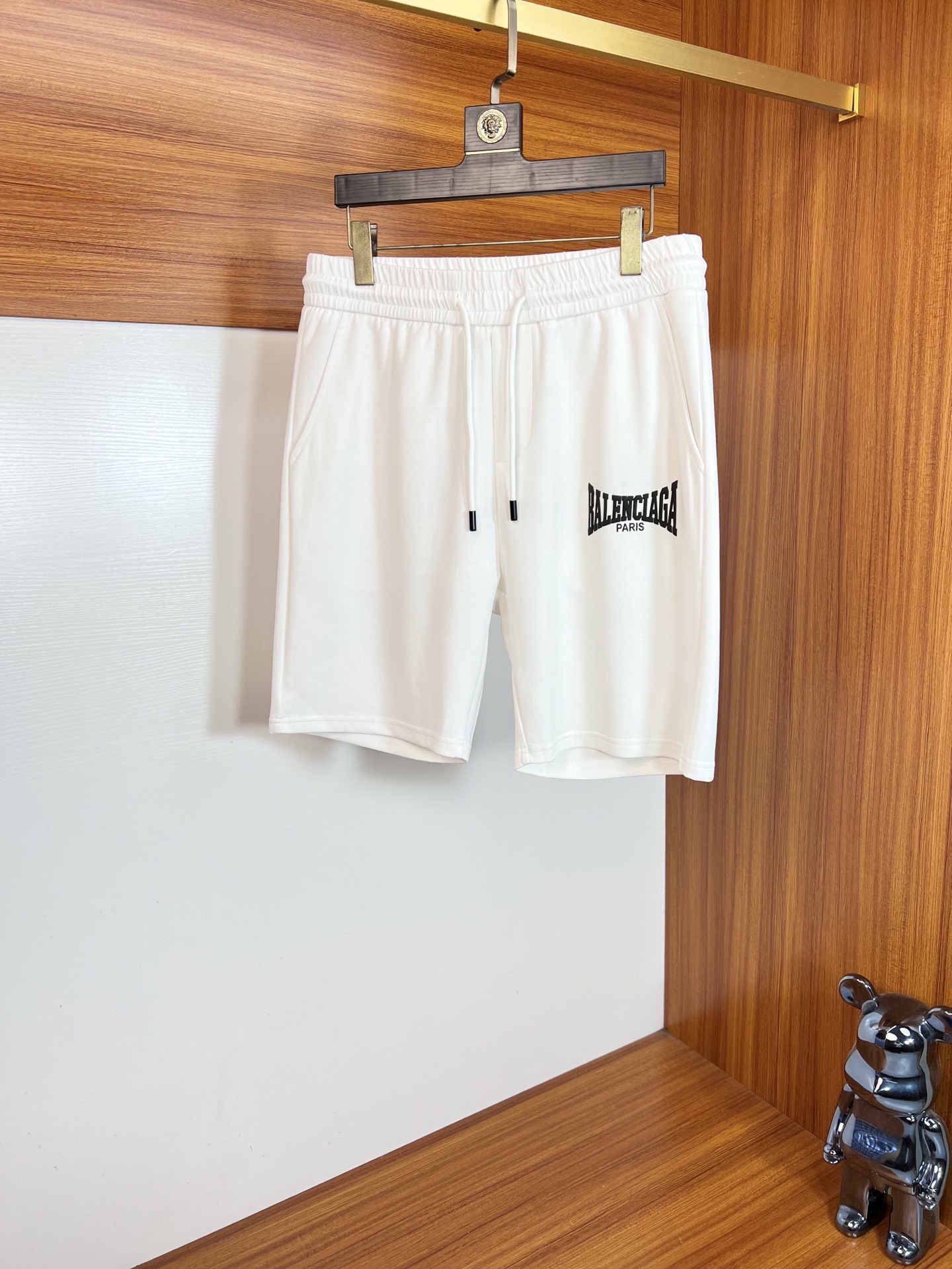 NO:838075,Balenciaga/Balenciaga 2026 spring and summer new products, complete with three labels, elastic band five-point casual pants and shorts, good products without too much introduction, look at the details, counter size M-XXXL / upper body recommended L,,,balenciaga,balenciaga,shorts,19860909Balenciaga/巴黎世家 2026春夏新品 三标齐全 松紧带五分休闲裤短裤 好货不用过多介绍 看细节 专柜码数M-XXXL /上身建议L,,,balenciaga,balenciaga,shorts,,Men's clothing