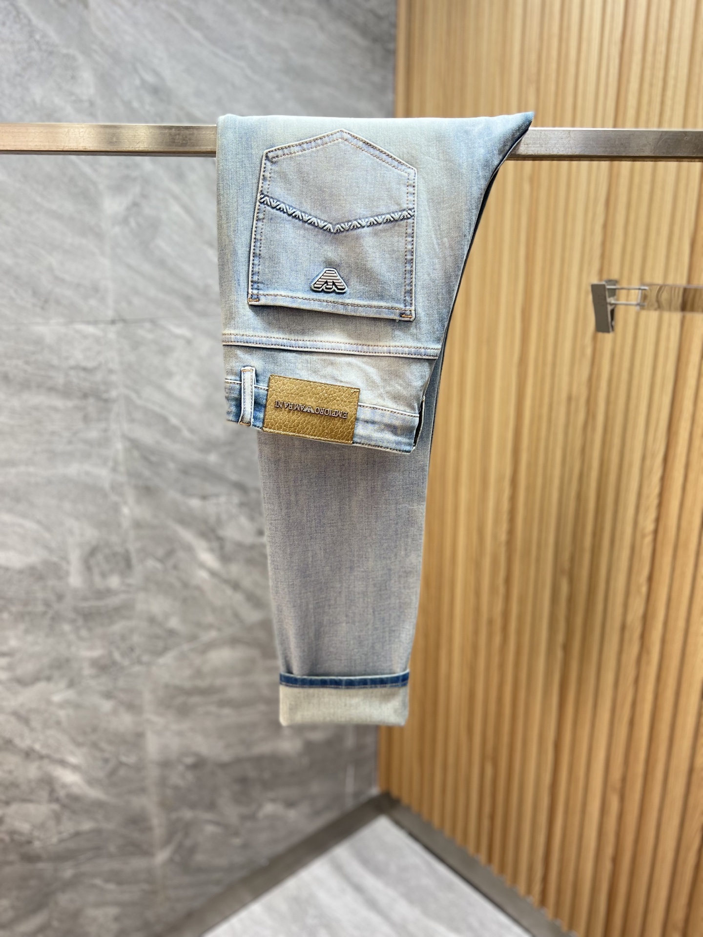 NO:926435,Armani/Armani 2026 spring and summer new products, complete with three labels, jeans, good products, no need to introduce too much, look at the details, counter size 29-38, 175/140, upper body size 32,,armani,armani,jeans,19860909Armani/阿玛尼 2026春夏新品 三标齐全 牛仔裤 好货不用过多介绍 看细节 专柜码数29-38 175/140上身32码,,armani,armani,jeans,,Men's clothing