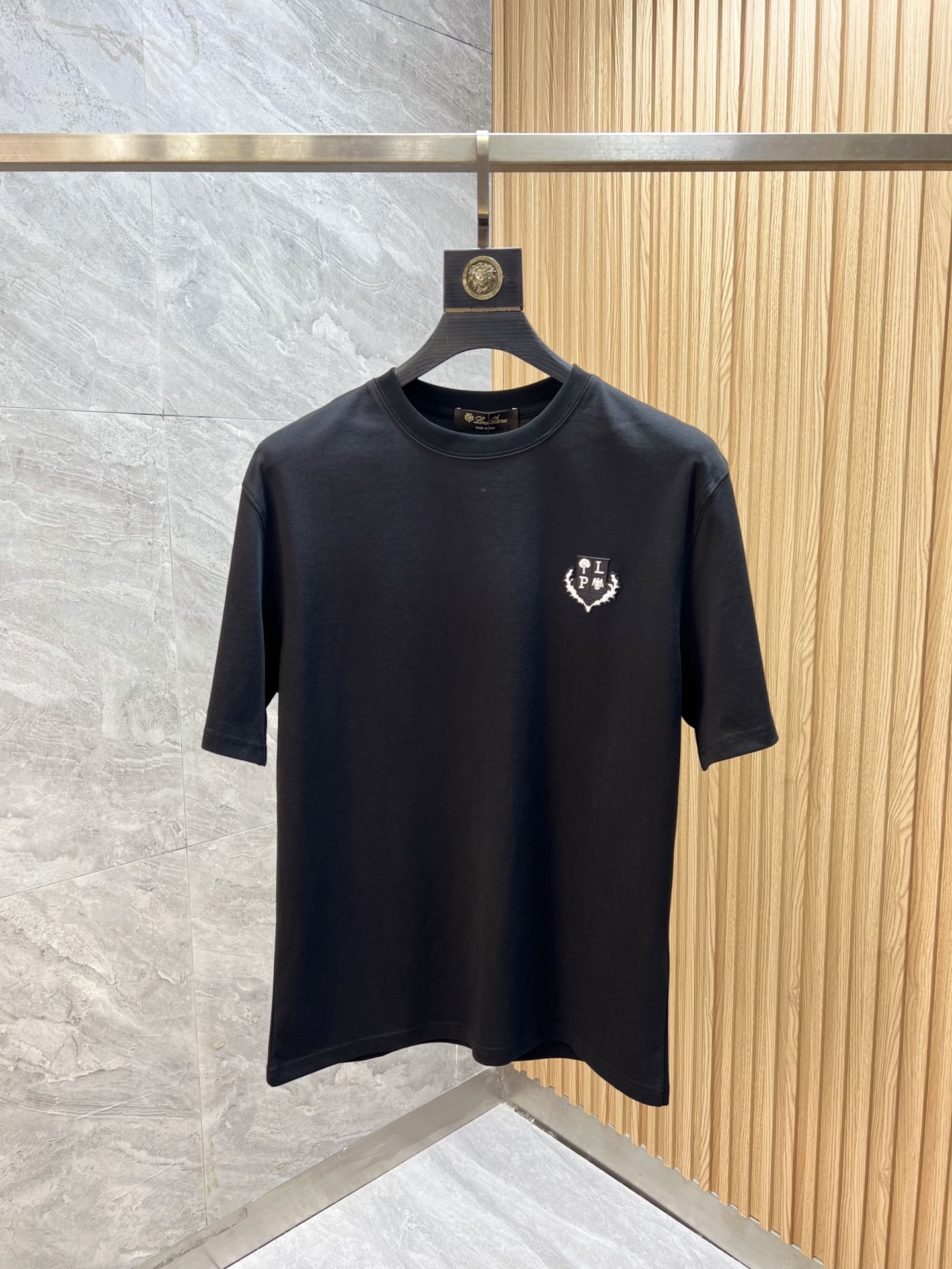 NO:835305,LP 1956 spring and summer new products, complete with three labels, mercerized cotton round neck short-sleeved T-shirt, good product, no need to introduce too much, look at the details, counter size M-XXXL / recommended L,,, loro piana, T-shirt, tees, t-shirt,19860909LP 1956年春夏新品上新 三标齐全 丝光棉圆领短袖T恤 好货不用过多介绍 看细节 专柜码数M-XXXL /建议L,,,loro piana,T-shirt,tees，t-shirt,,Men's clothing